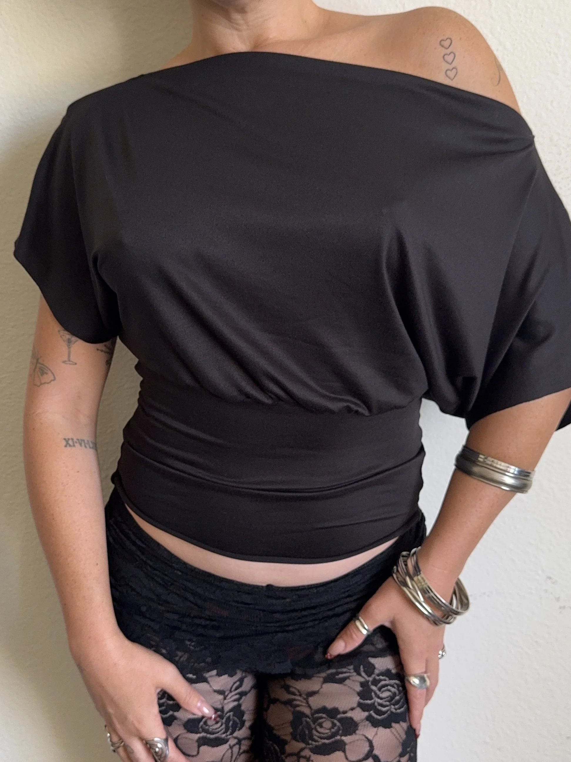 The Slouchy Tee in Black