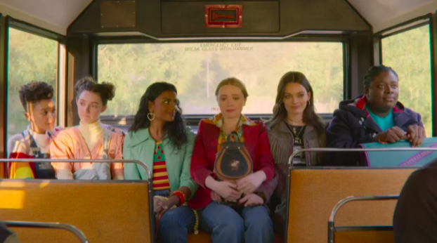 The girls support Aimee getting on the bus again | Netflix