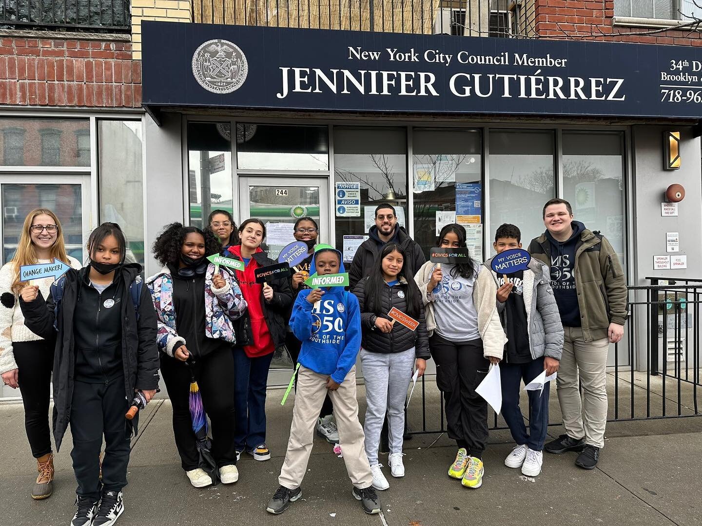 During Civics for All week, our students used a letter writing campaign to advocate for educational and enrichment spaces at school.  They were thrilled to be invited to
@cmjengutierrez &lsquo;s office to present their ideas.  #civicsweek #advocacy #