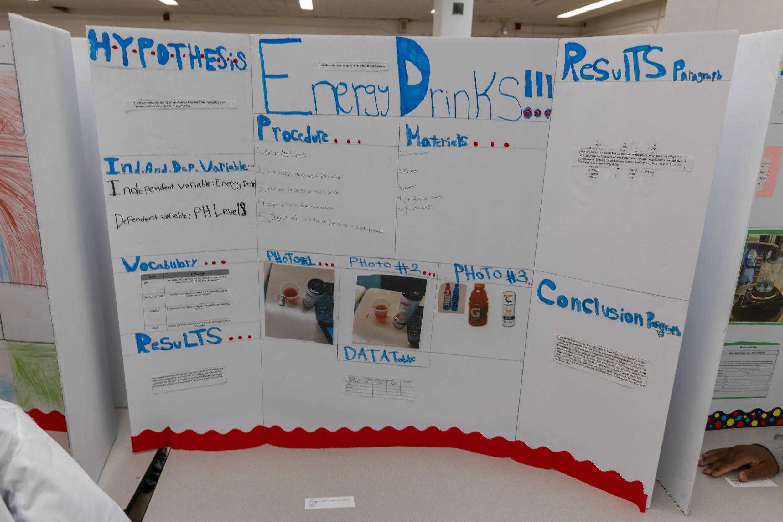 MS 50 students present their science projects