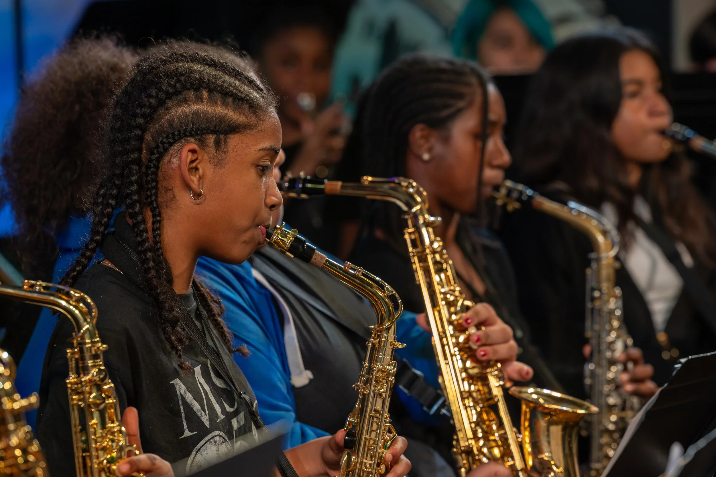 middle school students perform in band concert