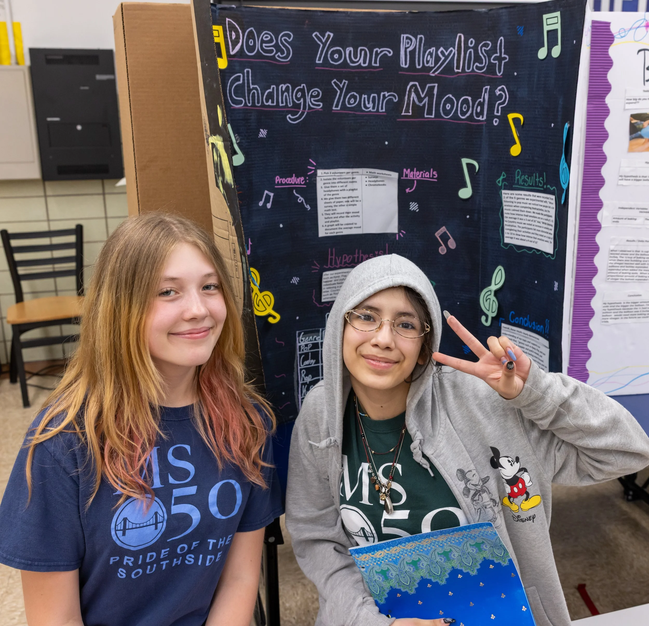 MS 50 students present their science projects