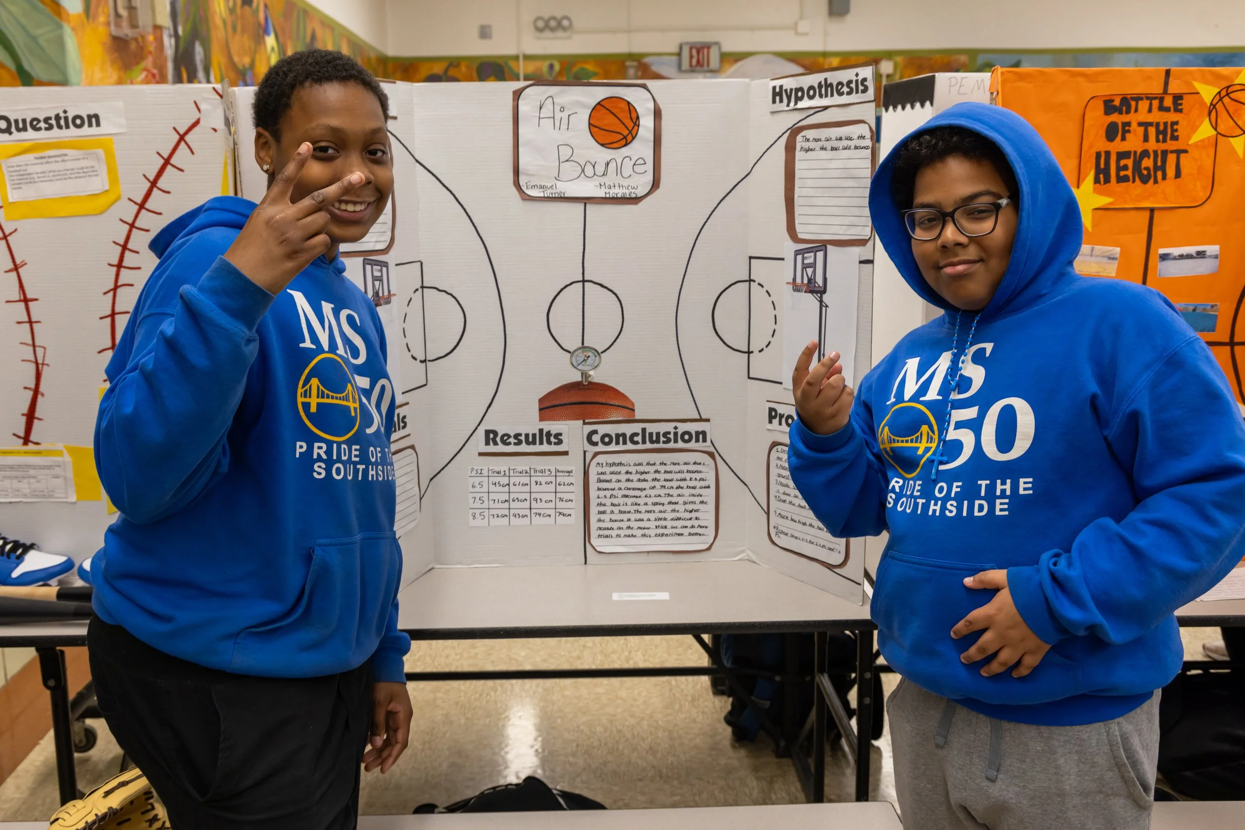 MS 50 students present their science projects
