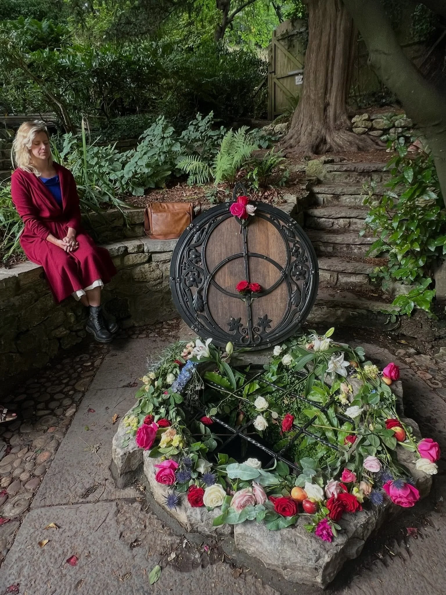 Flashback to our first trip to Chalice Well together, this time last year 🌹
 
Robert led me through his ancestral roots of the UK 🇬🇧 not just as a guide, but as a true steward of the lands. His reverence for these sacred grounds was so sincere and