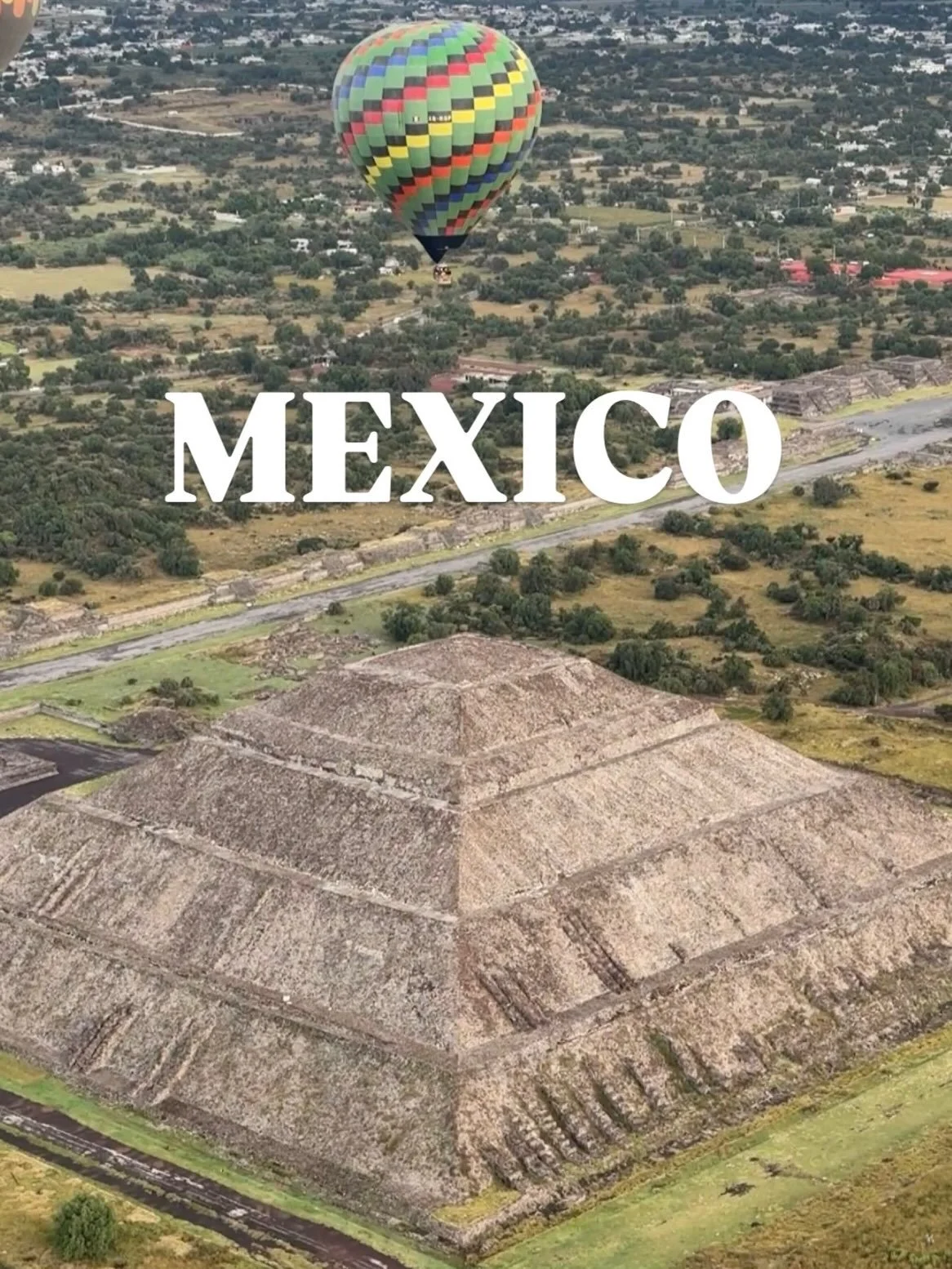 Flying high above Teotihuac&aacute;n. 🎈🔺
 
A cherished memory alongside a group of incredible Souls, all contributing their gifts to uplift our collective field 🌏.

A moment to celebrate life in-between all the work on the ground. ✨
 
#HotAirBallo