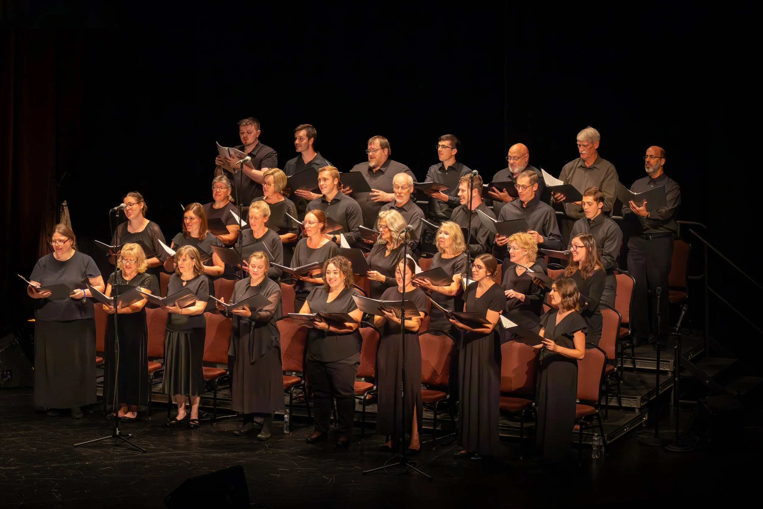 The Chorus comprised of members of the Morton Community Chorus under the direction of Phil Witzig