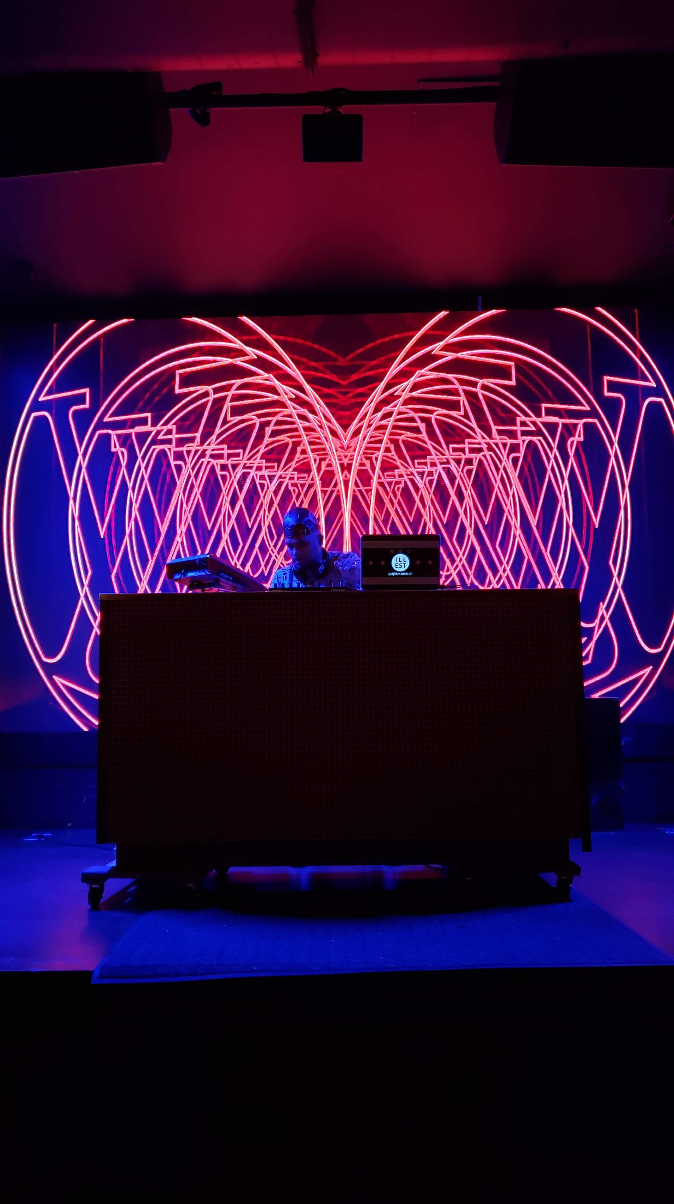 1-iLLEST Fremont.JPG