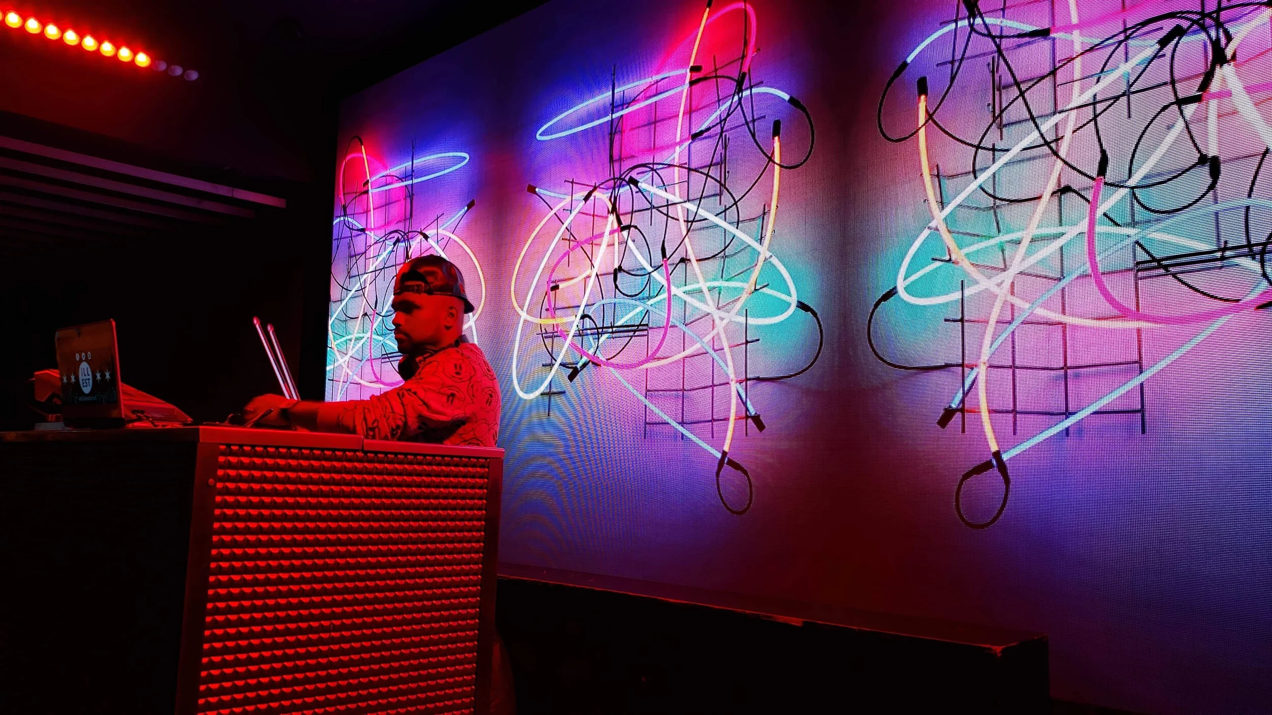 1-iLLEST Fremont 2.JPG