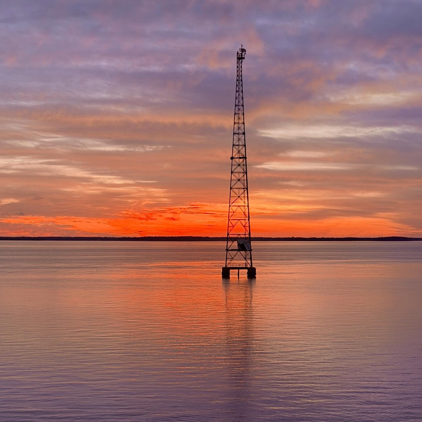 Sunsets from Virgina. Heading to Boston to retrieve my ladies from their vacation in Silverstorm art gallery. They are heading to a gallery back in Kansas City for February. We are in love with Virgina on the way there. I am gaining some color inspir