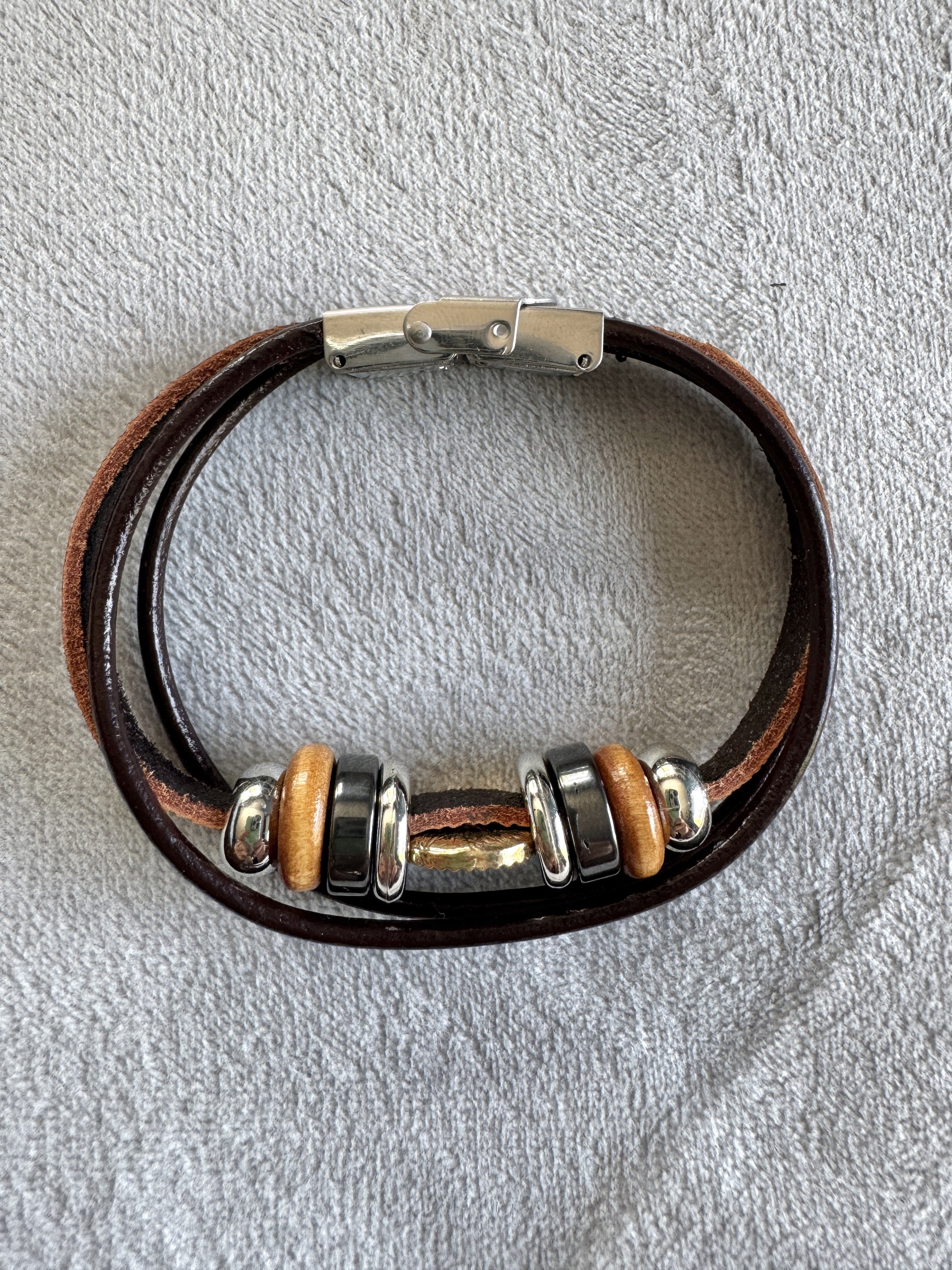 bracelet_leathereye2.jpeg