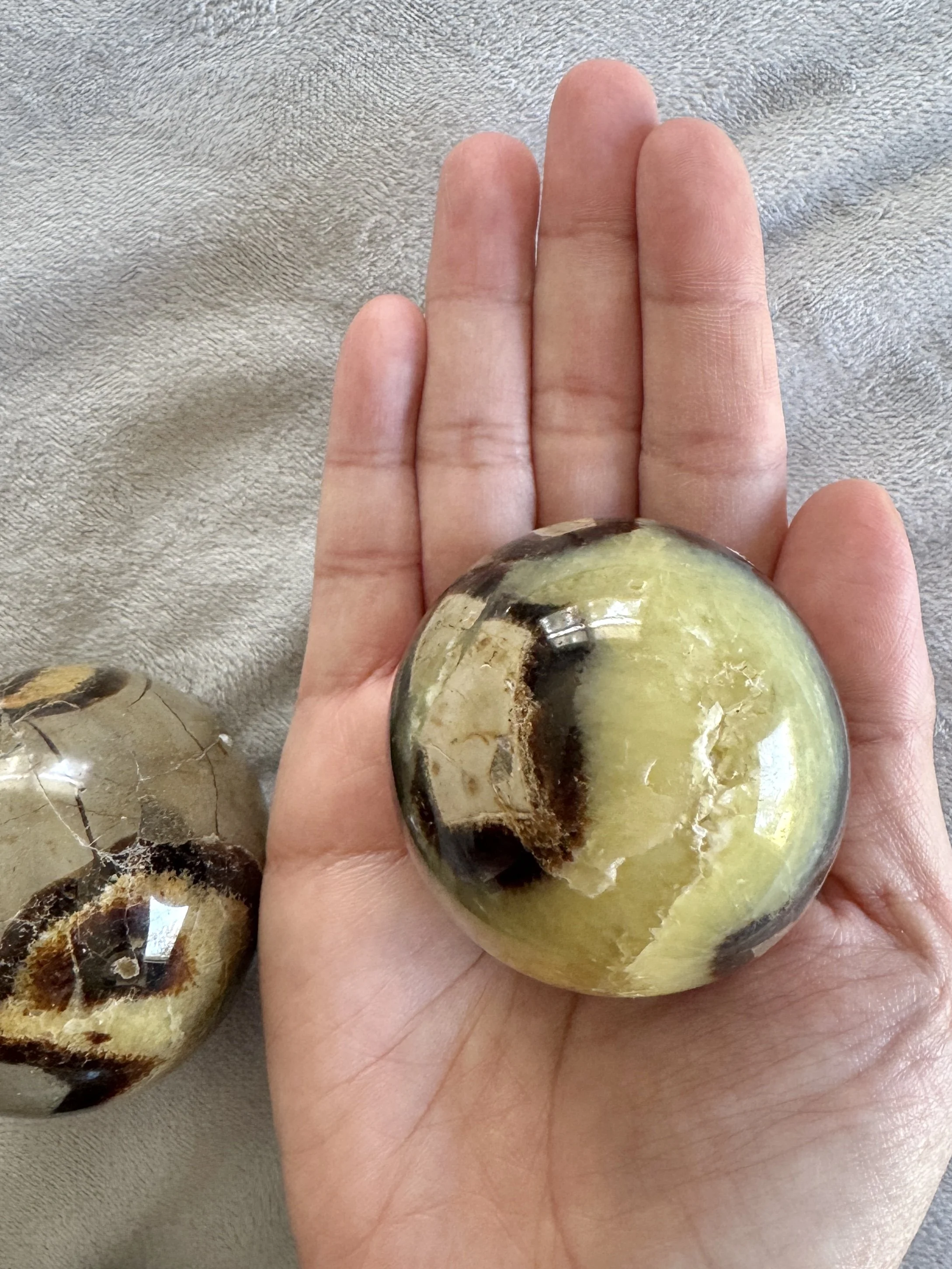 sphere_septarian2.jpg