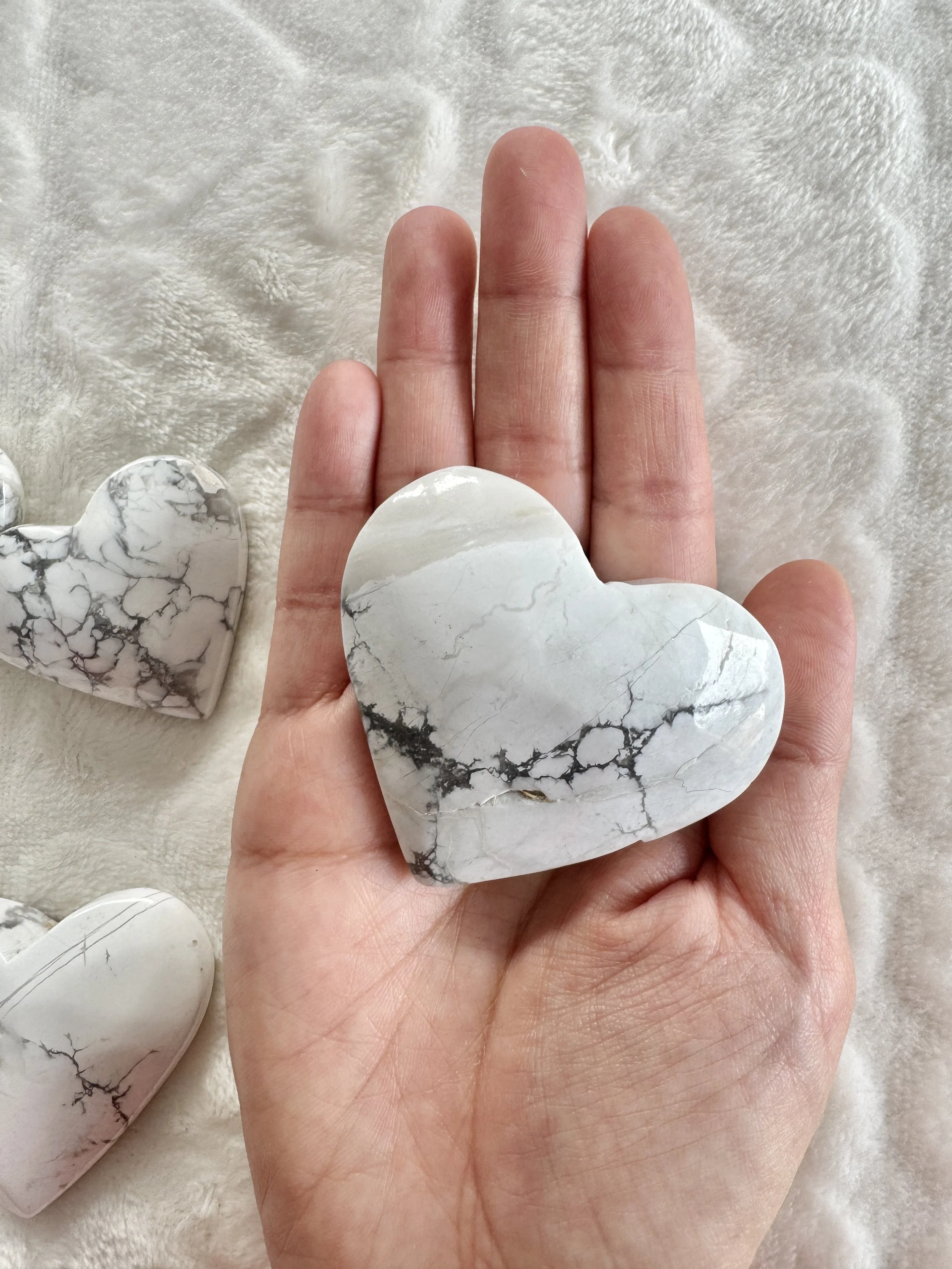 howlite_heart2.jpg