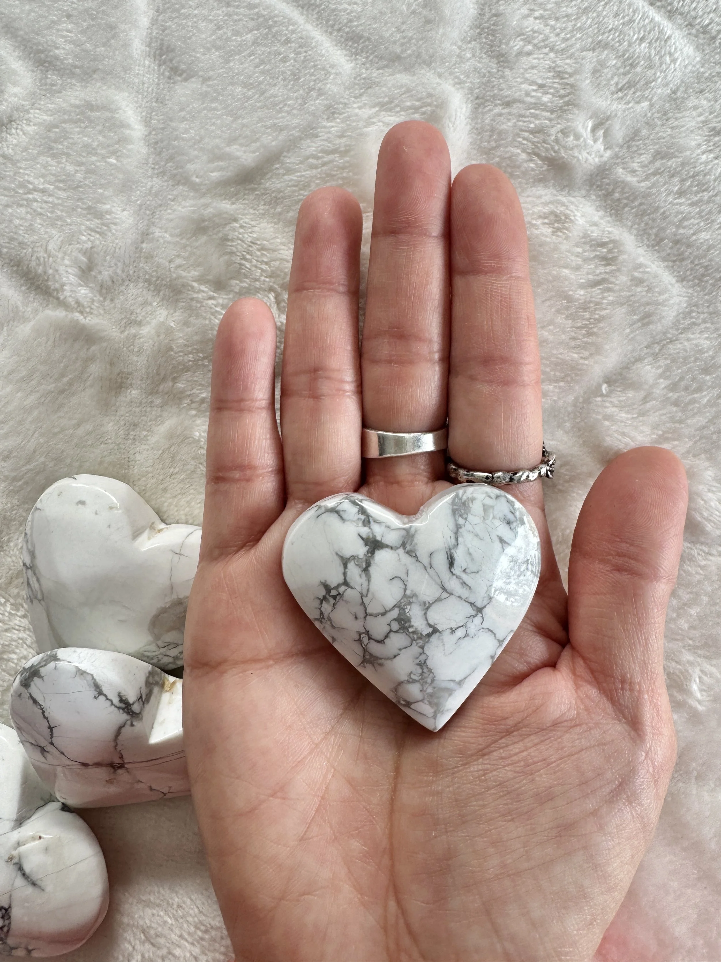 howlite_heart3.jpg