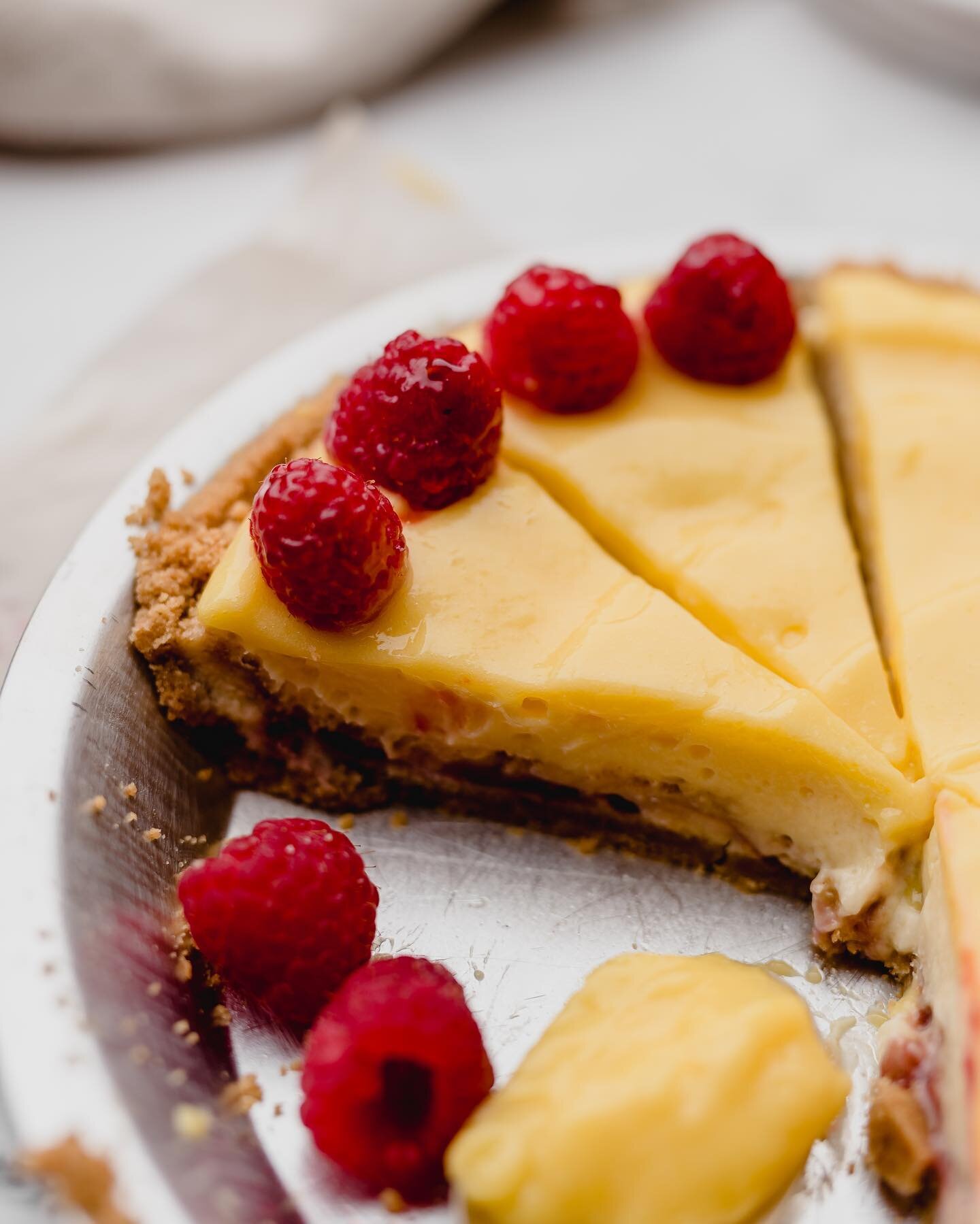 I promised this Lemon Raspberry Cheese Pie would be up in July 😬 BUT it&rsquo;s up now, and perfect for end of summer celebrations. 

It has a graham cracker crust, a lovely cream cheese filling, tangy lemon curd and topped with fresh raspberries. Y