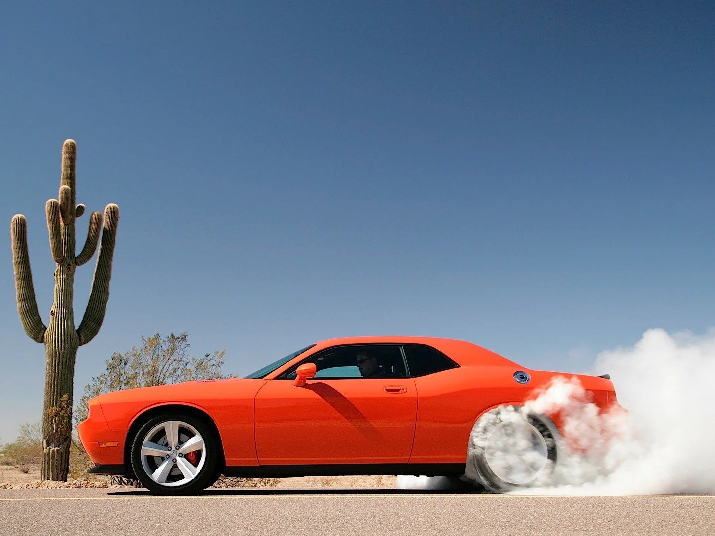 DODGE-Challenger-SRT8-4022_40.jpg