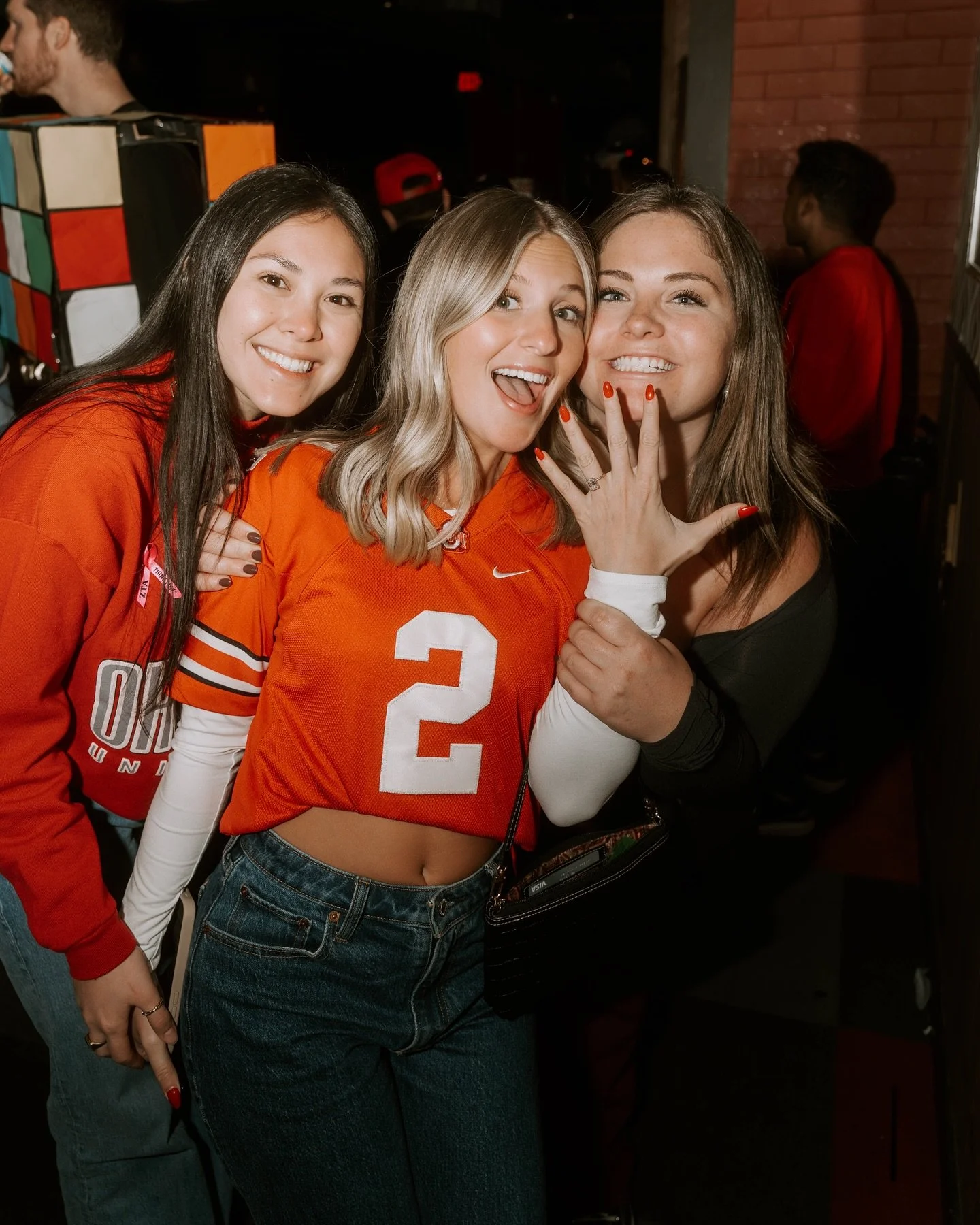 gameday @ gnjb 🏈🌰 

doors open at 11 for gameday deals all day long🍾✨ 

osu v Penn state @ 12 (game audio on) 
 
music tonight by @djscalf_ @kicksavemusic 

we have a few sections remaining, text 614.800.5067 for yours while you still can!!🍾🍾