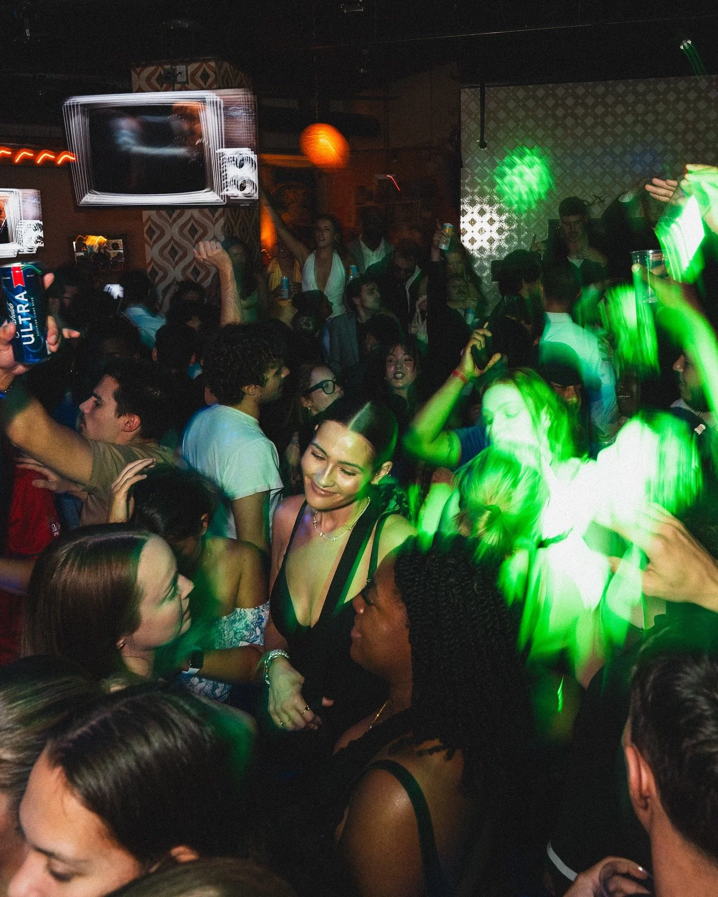 see you out on the dance floor 💃🎉

open from 5-2a | happy hour from 5-8p 

- $3 Bud Light, Miller Light, Michelob Ultra, Corona 
- $5 High Noon + Onda

&mdash;

bottle service: 216.440.3500 🍾