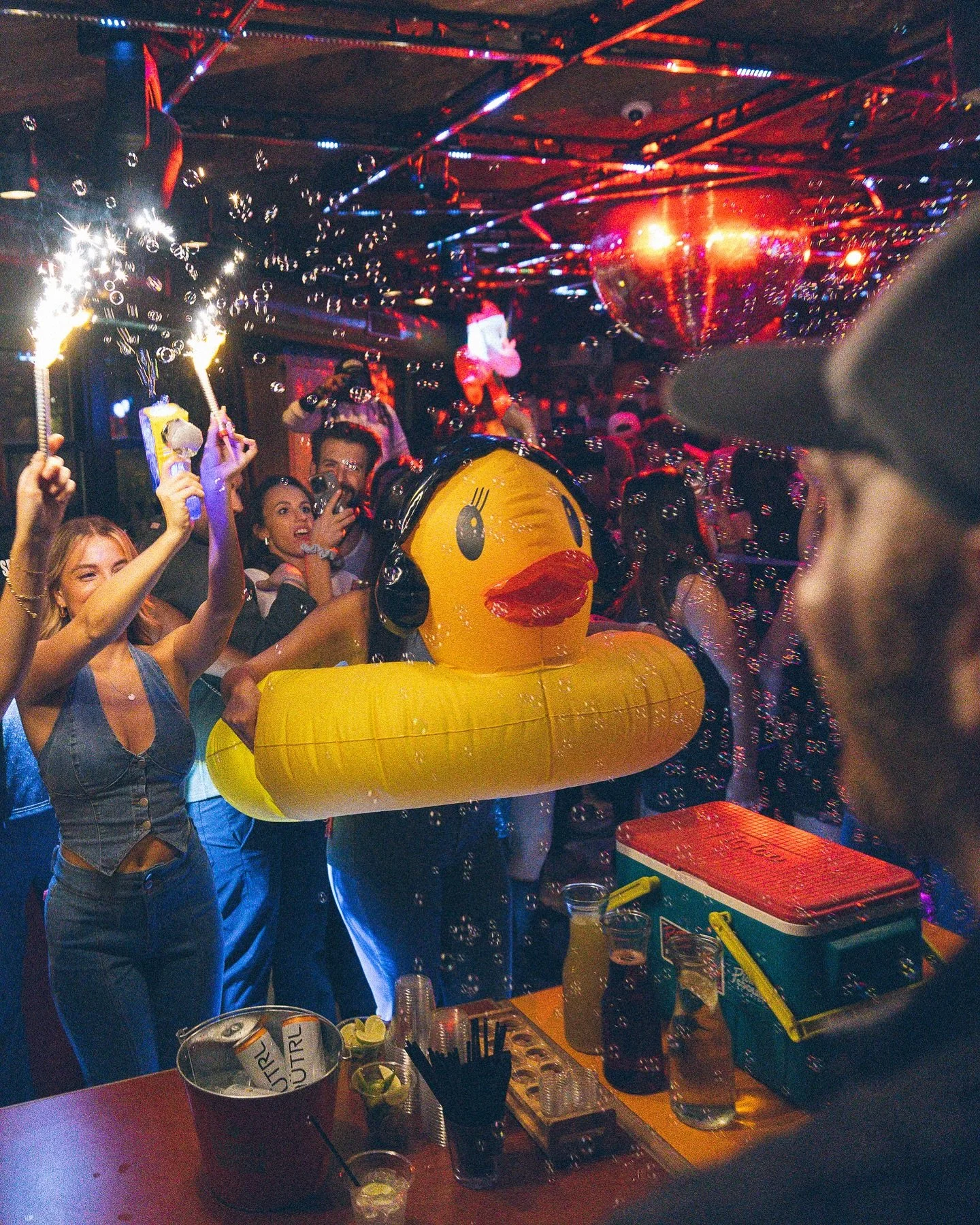 happy drinksgiving🍺🦃

groove on by for happy hour from 5-8pm

vip tables:
email chicago@goodnightjb.com
text +1 (773) 892-2100

open till 2am tonight🎉