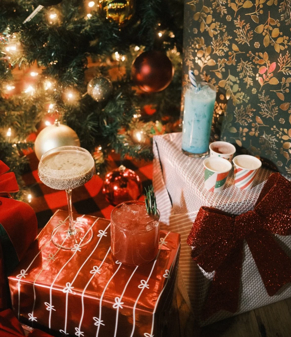 holliday spirits look best by the tree 😉🥂

getting merry 🎁
tu 4-late
wed 4-late
th 4-late
fri 4-late
sat 2-late
sun 2-late 

text or call 619.403.2646 to really turn up the cheer 🍾