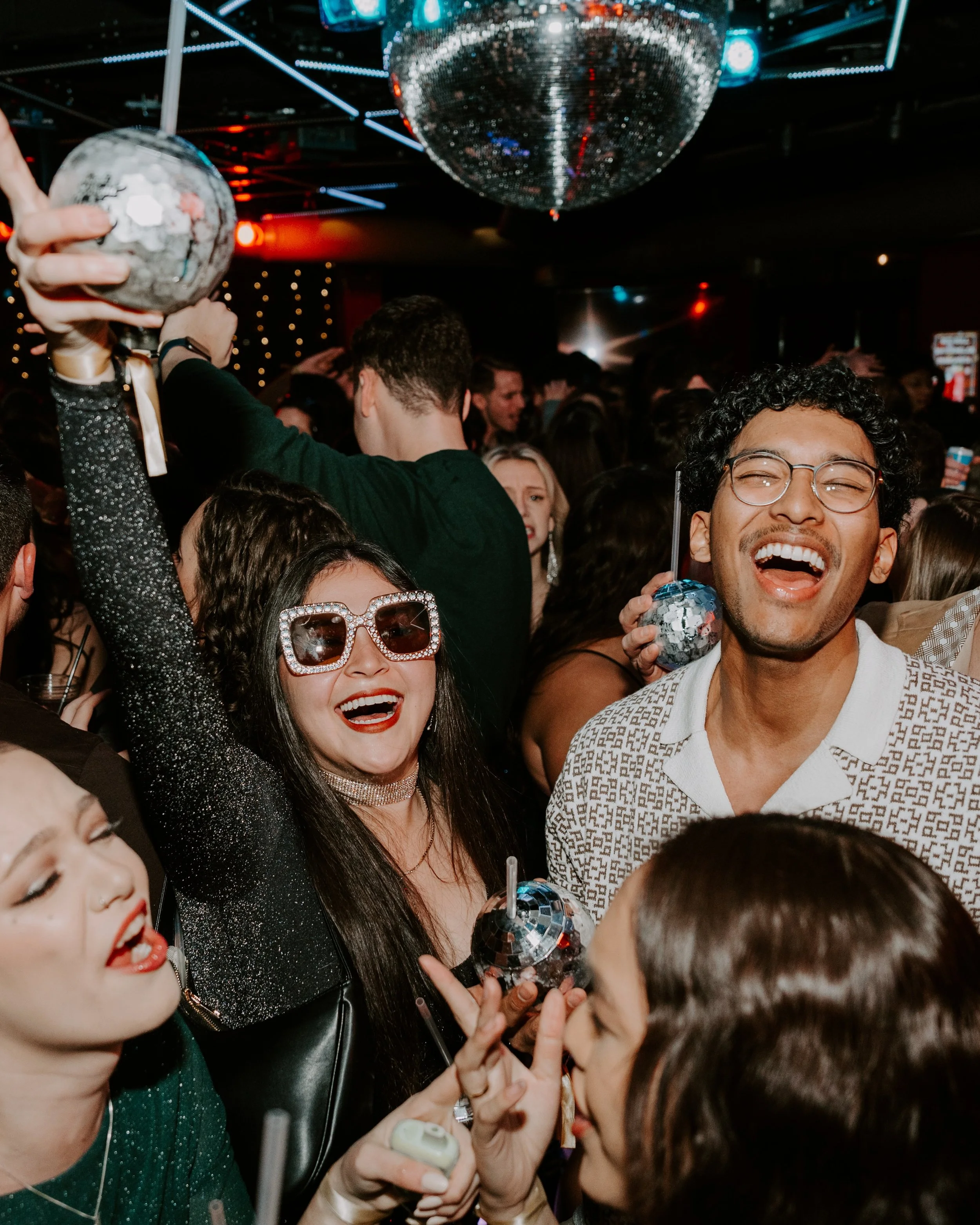 singin&rsquo; on saturday🪩🎤 

open 2p-late 

music tonight by @machina.mp3 with support from @kicksavemusic 

text 614.800.5067 for bottle service🍾🍾🍾