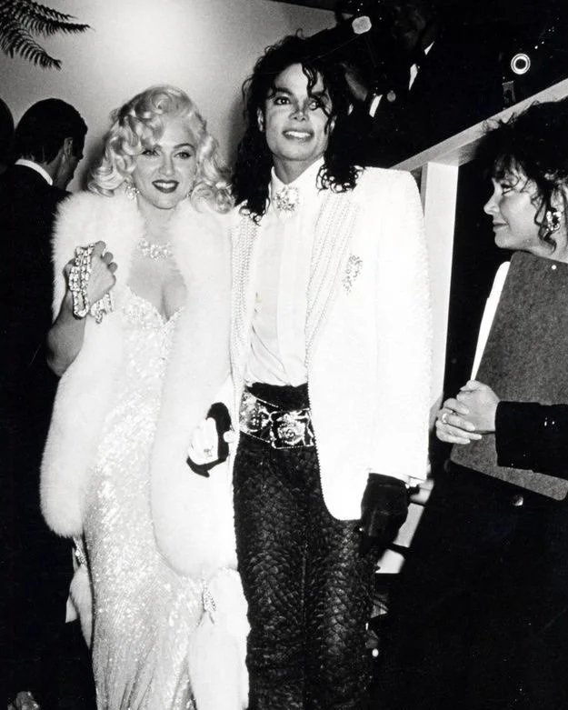 Tonight&rsquo;s Pop Royalty Birthday Celebration! 🪩🎂

a night dedicated to the king &amp; queen of pop! where fashion meets the dance floor! 

table reservations text or call 216.440.3500