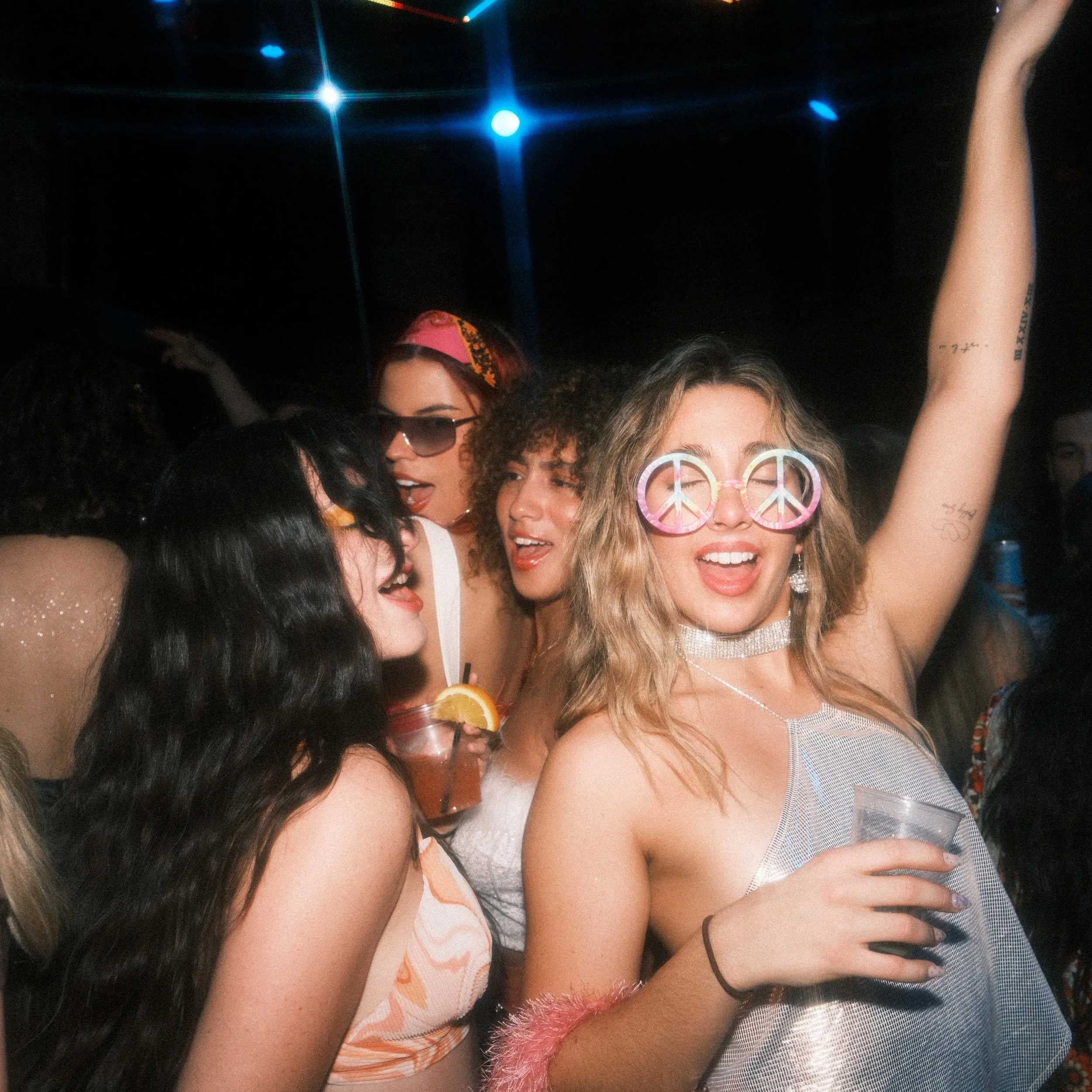 Labor Day weekend is best spent on the dancefloor!🕺🏽
WE&rsquo;RE OPEN 6p-Late