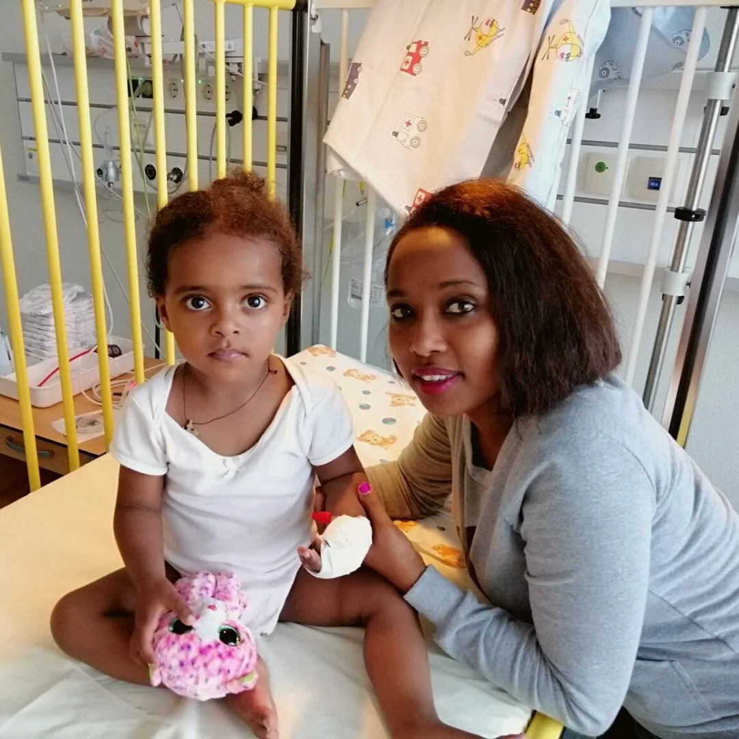 Fermosis erster Eingriff 2017 im Herzzentrum in München, Mama Tigris ist immer dabei