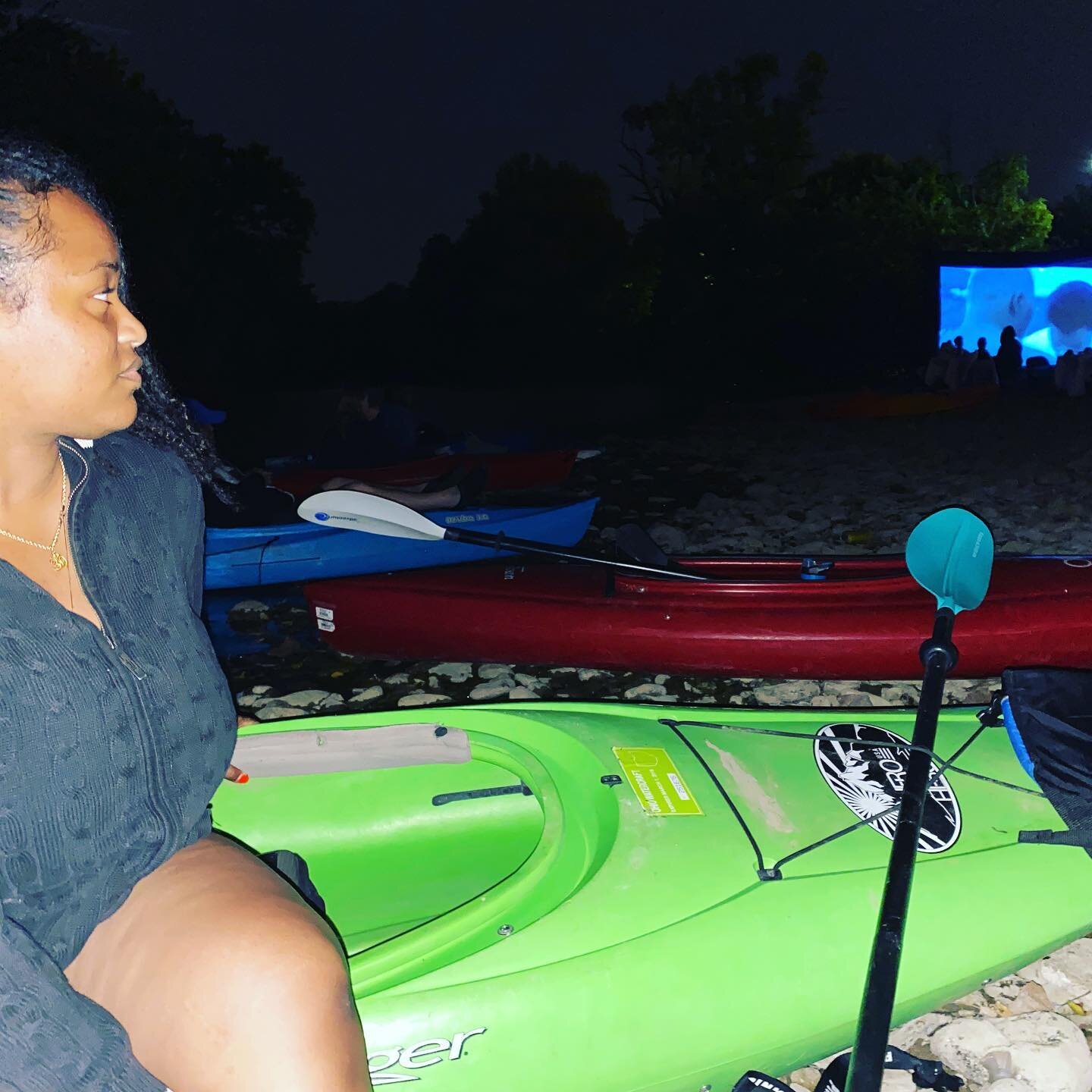 We launched the Water Cinema tonight 🎥✨

Friends kayaking, eating @pecanpennys and watching a movie right now! 🚣🏻&zwj;♀️

Wild &hearts;️

(This wasn&rsquo;t easy) 🦾