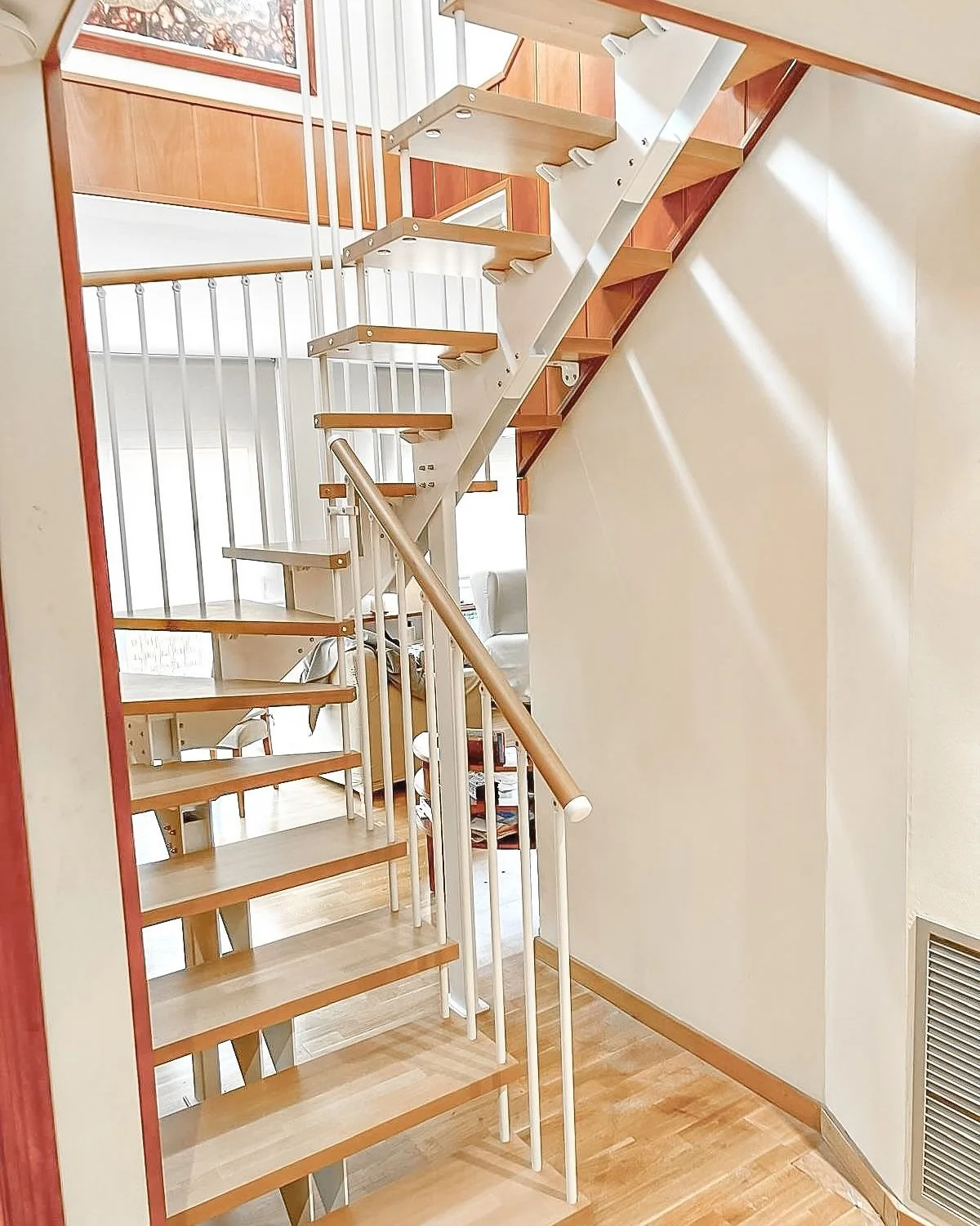 🔨✨ &iexcl;Trabajo finalizado en Sabadell! ✨🔨

Nos complace presentar nuestra &uacute;ltima obra: una escalera LASER CENTRAL con Barandilla PRESTIGE. No solo cumple su prop&oacute;sito, sino que tambi&eacute;n a&ntilde;ade un toque de elegancia al e