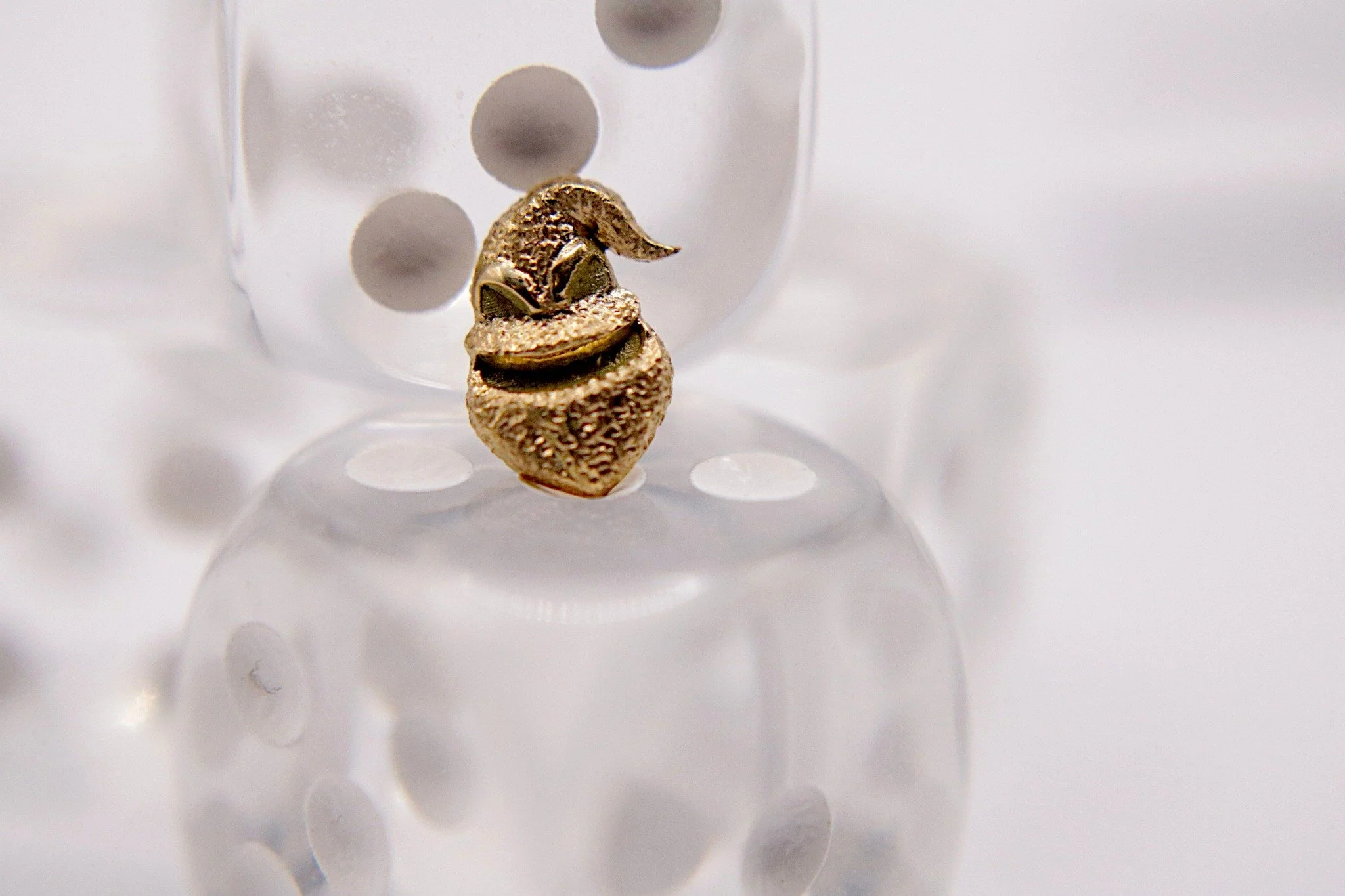Christmas might be over, but there's never a bad time to show off this fantastic Oogie Boogie end from @kiwi.jewelry 

 #safepiercing #legitbodyjewelry #kcmo #kcmopiercing #supernaturalbodypiercing #kansascity #yellowgold #kiwiijewelry