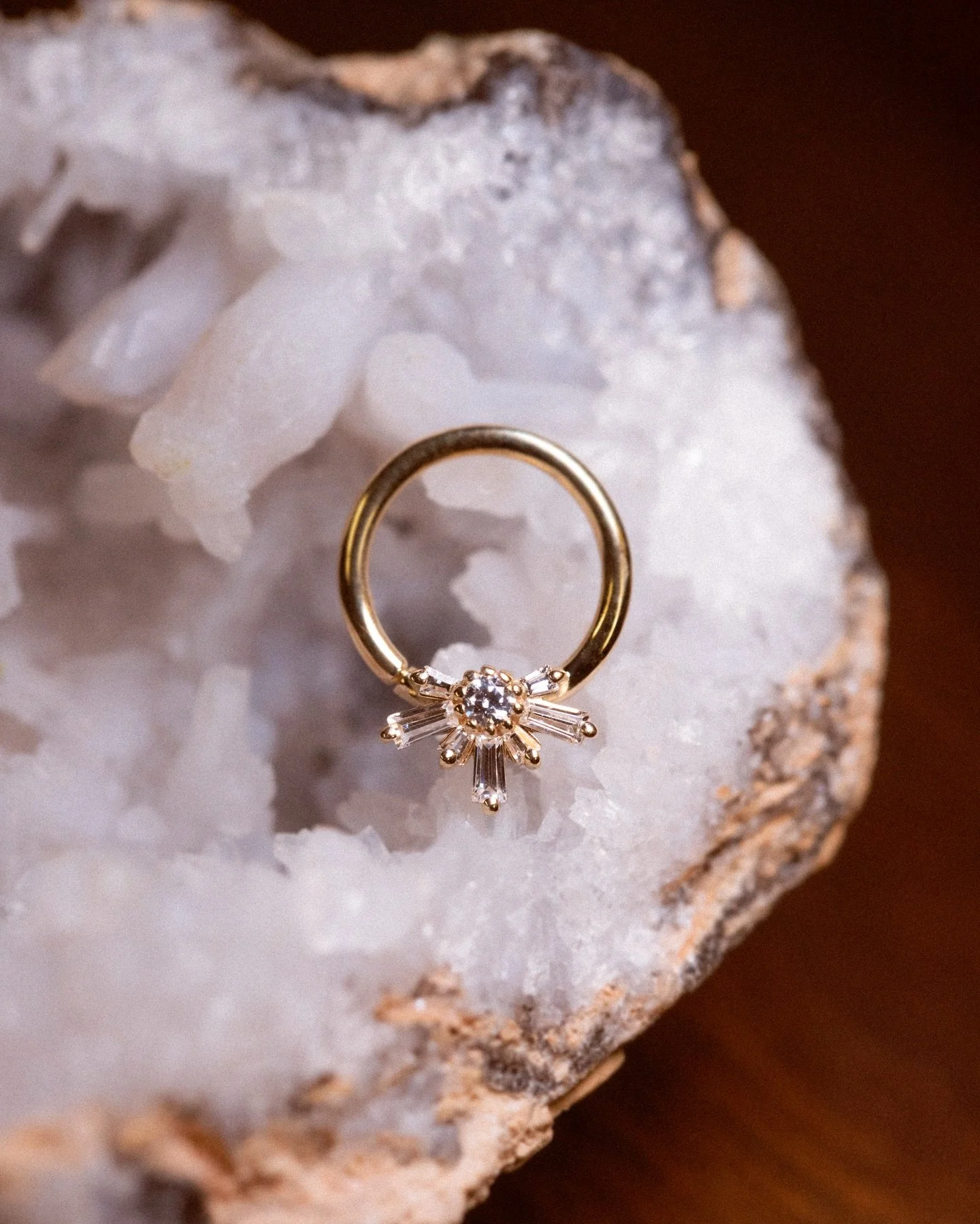 For when you want people to stop AND stare. 

This solid-gold 16g beauty from @bvla can shine in several different locations. 

#safepiercing #legitbodyjewelry #kcmo