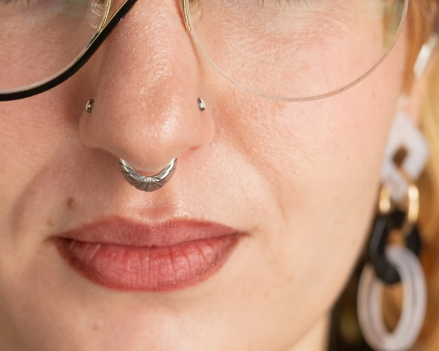Nothing like nostril piercings that are besties with each other! 

Piercings by @caseyvnichols 

#safepiercing #legitbodyjewelry #nostrilpiercing #kcmo #kcmopiercing