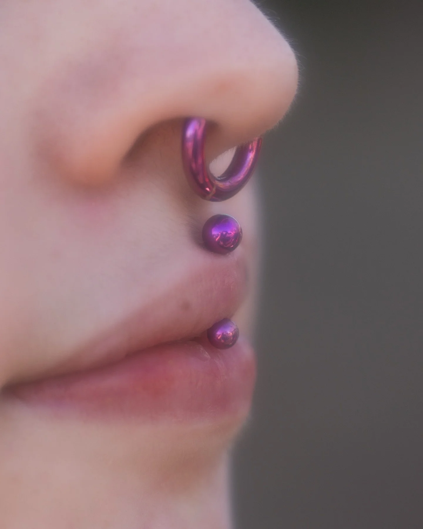 Such a dreamy pink setup for this client! 

Healed vertical philtrum by @caseyvnichols. 

#implantgrade #safepiercing #verticalphiltrum #kcmo