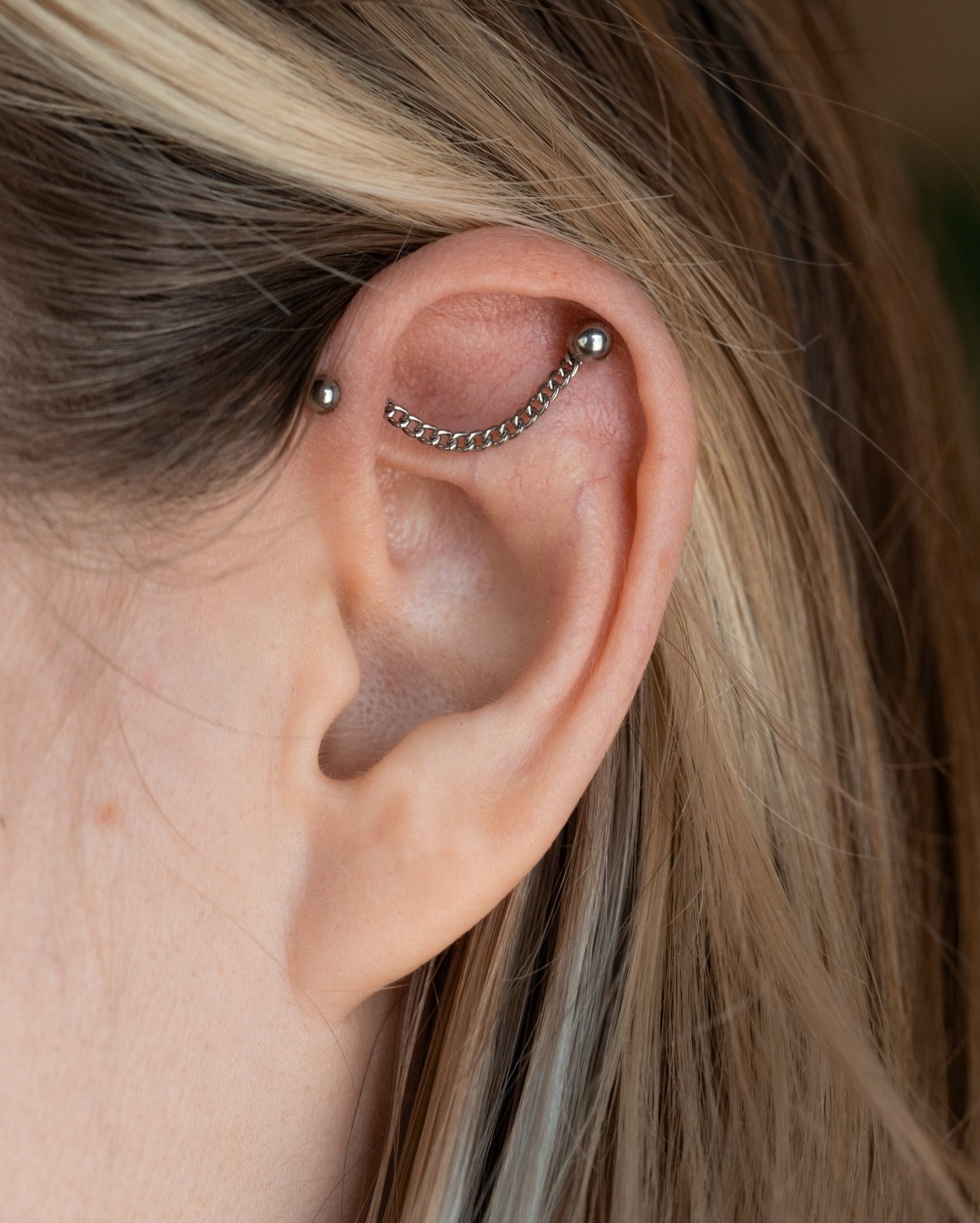 We love when an ear comes together! 

Casey got to install this chain today in healed piercings she performed about 6 months ago!

#safepiercing #legitbodyjewelry #earchain #titanium