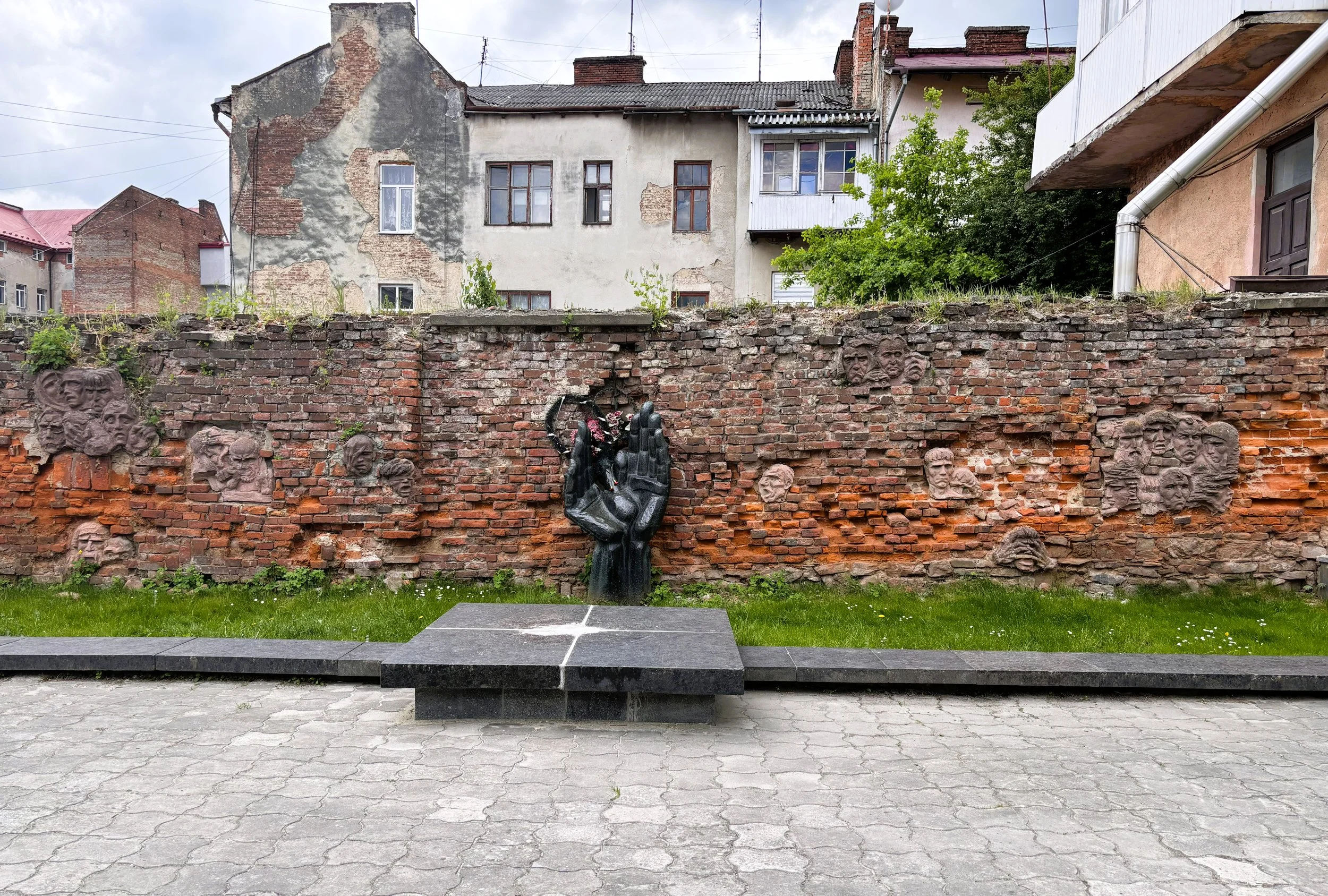 Drohobycz Memorial wall - Copy.jpg