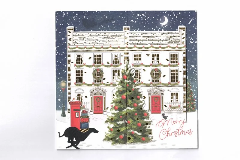 town_house_xmas_tree_hound_800.jpg