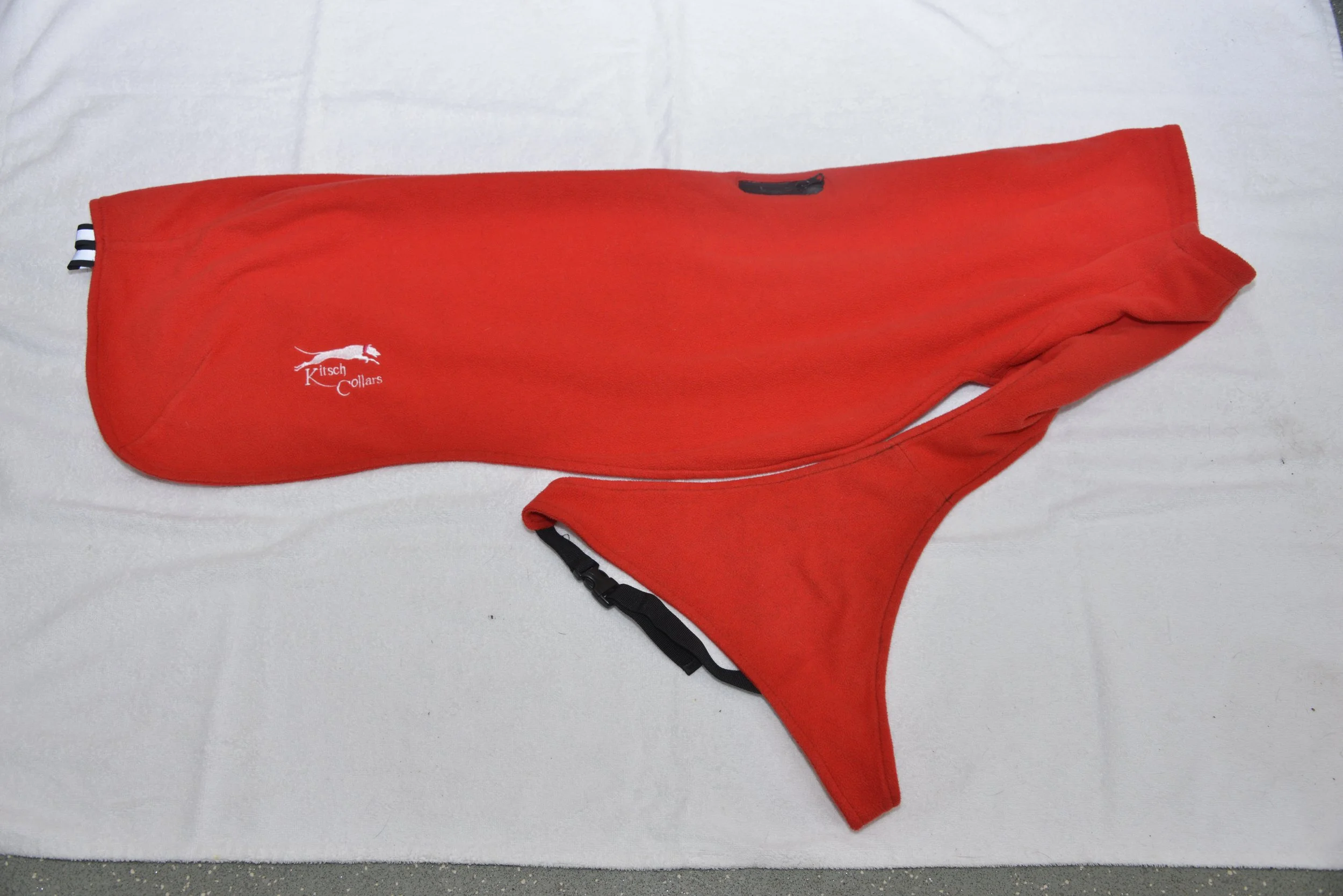 9014 - 30" Preloved Red 'Kitsch Collars' Fleece