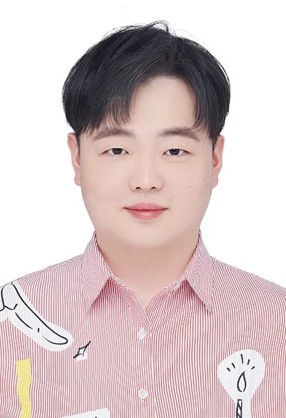 2寸照  - Yechen Zhu.jpg