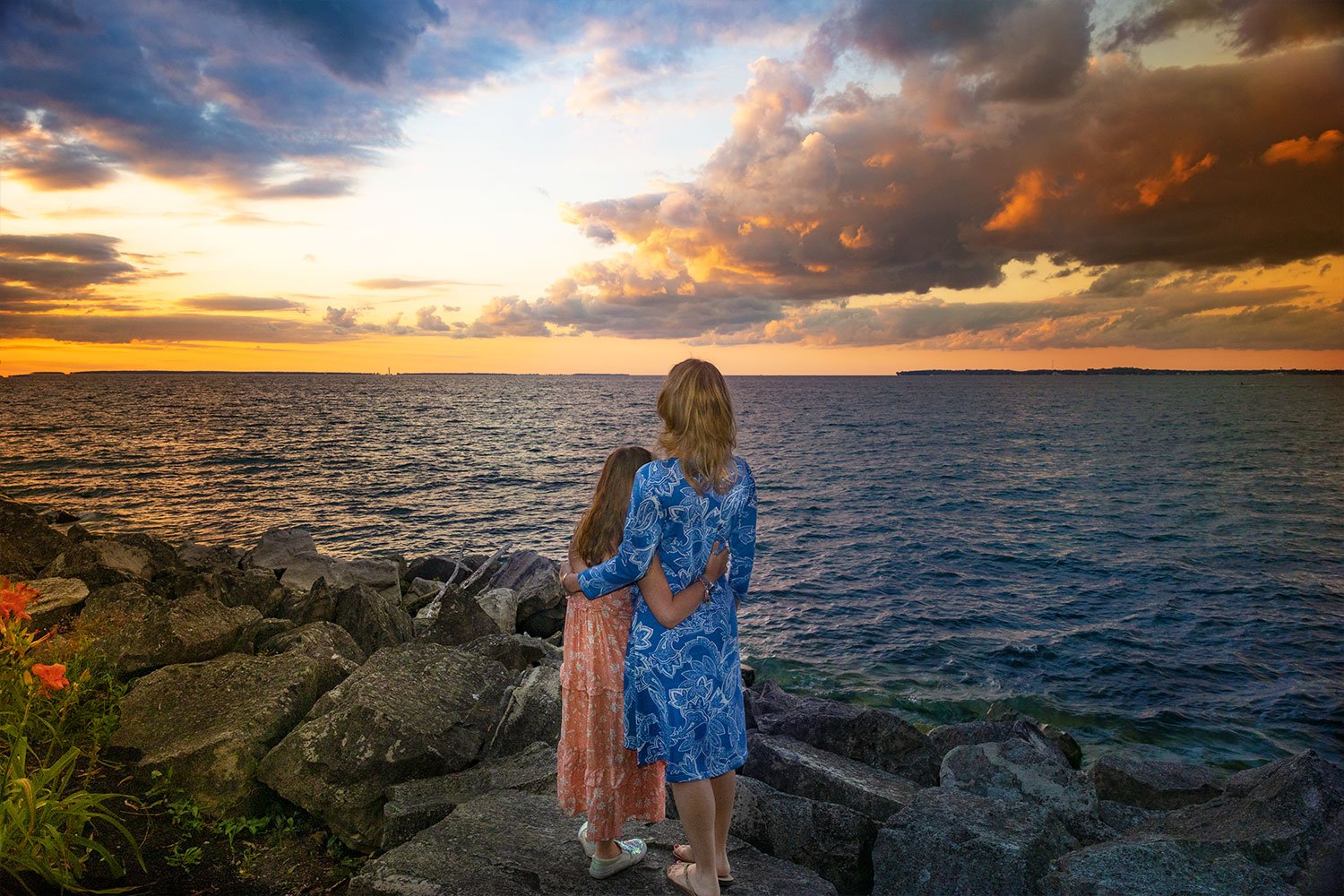mother-daughter-sunset.jpg