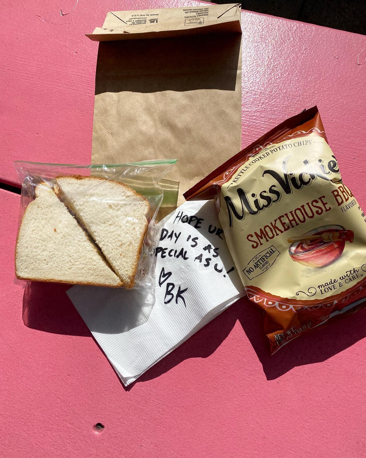 @silkwormsilkworm LOVES YOU SO MUCH THAT HE&rsquo;S MAKIN YA SOME SACK LUNCHES TODAY BECAUSE YOU ARE SPECIAL. HAM SAMMICH WITH PEACH AND OLIVE SPREAD WITH YELLOW MUSTARD ON WONDER BREAD. SERVED WITH BBQ CHIPS. TODAY ONLY AT BIG KIDS SANDWICH EXTRAVAG