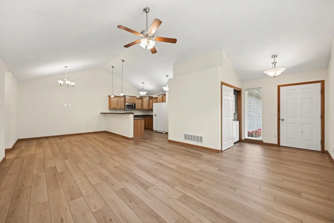 7915 S 162nd St
Omaha, NE 68136

2 bedroom 
2 bathroom
1,200 sqft
2 car garage

This charming two-bedroom ranch townhome is move-in ready and features beautiful updates. Fresh interior paint and new luxury vinyl plank flooring flow throughout the mai