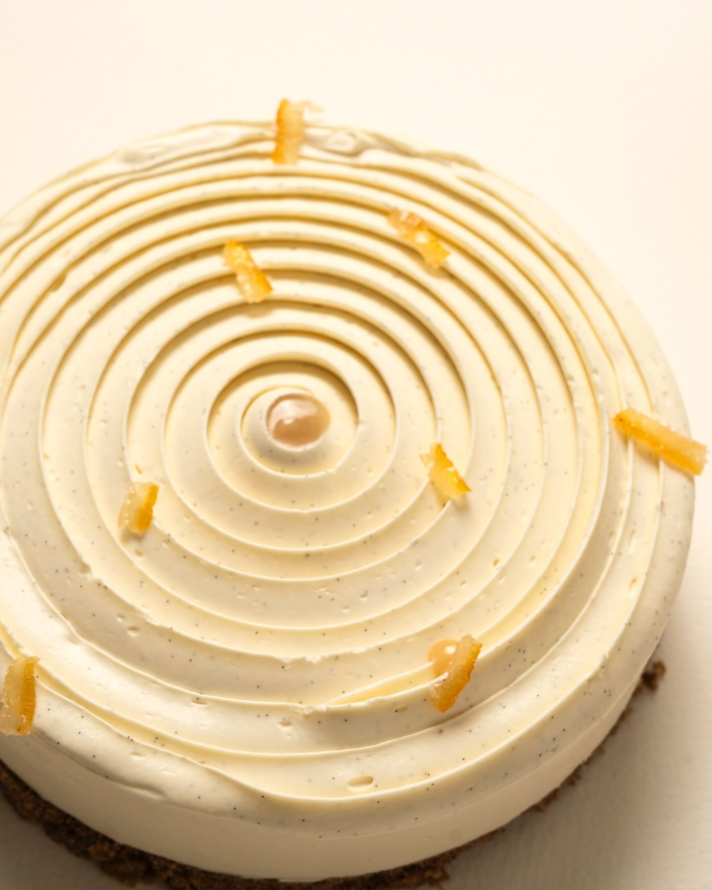 Oh my cheese&rsquo;cake&hellip; en grand format !

Notre cheesecake iconique se fait g&eacute;n&eacute;reux pour vos grandes tabl&eacute;es : il est d&eacute;sormais dispo en format 4/6 ou 6/8 parts 💛

Une base croustillante au sarrasin et citron, u