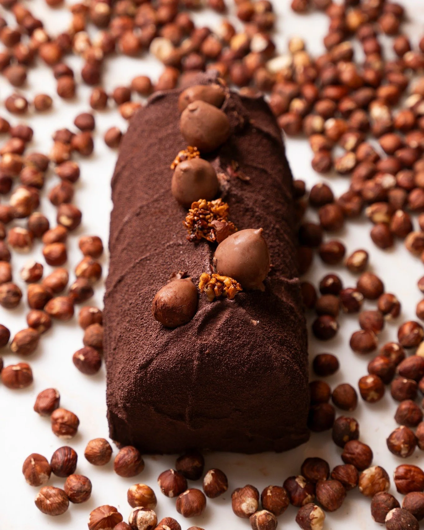 🎄✨ &Eacute;clat de Chocolat &mdash; la b&ucirc;che qui va illuminer vos f&ecirc;tes ✨🍫

Pour cette fin d&rsquo;ann&eacute;e, on voulait une b&ucirc;che qui r&eacute;chauffe, qui rassemble, qui fasse briller les yeux avant m&ecirc;me d&rsquo;&ecirc;