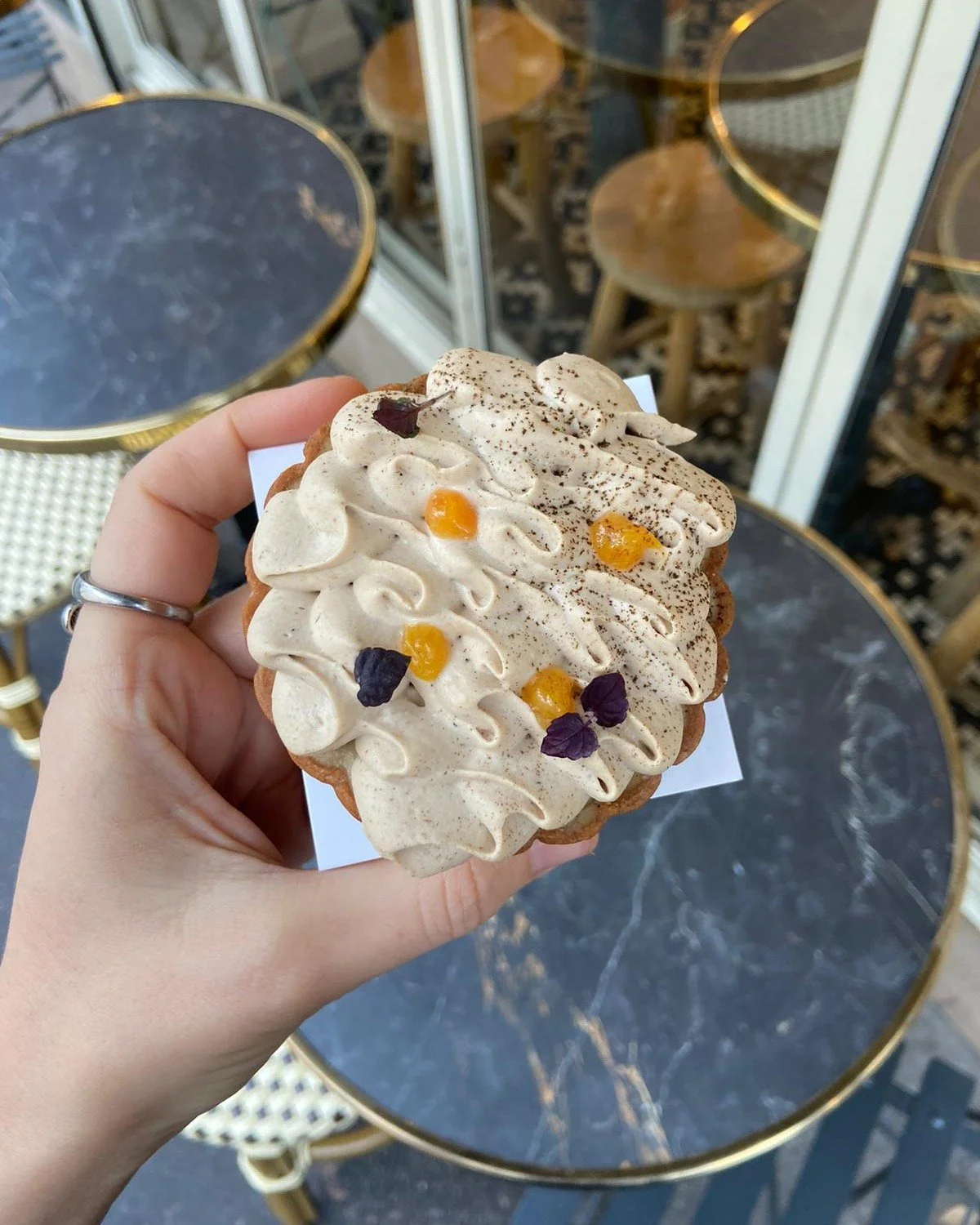 🎄❄️ PARENTH&Egrave;SE DE NO&Euml;L &mdash; MONT FUJI

Il y a des cr&eacute;ations qui racontent une histoire.
Des rencontres, des &eacute;tapes, des &eacute;motions. 🤍

&Agrave; l&rsquo;occasion des Troph&eacute;es @foudepatisserie, nous avons eu l