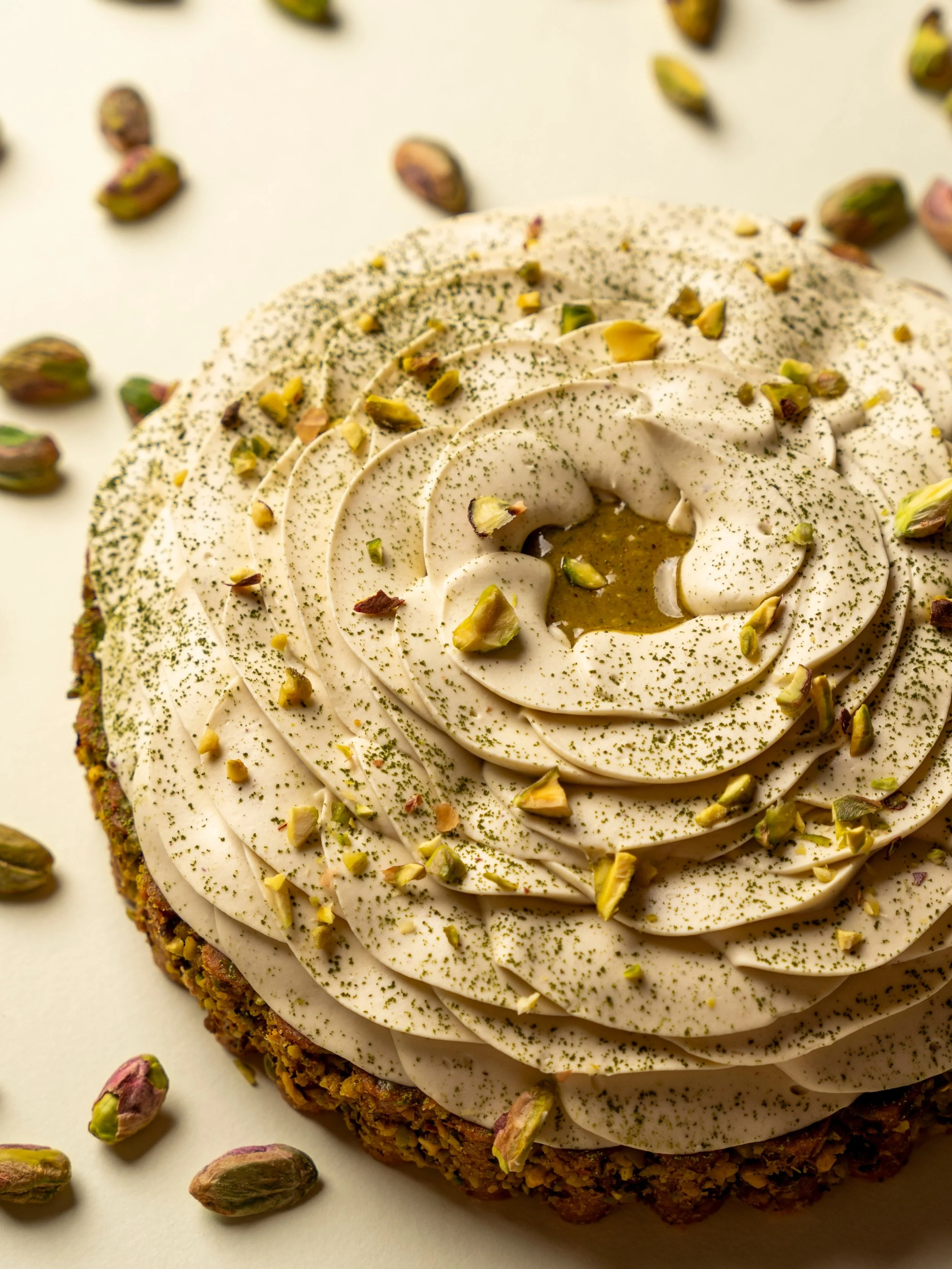 Pour les vrais matcha lovers 🍵

On ne s&rsquo;en lasse pas : la Tarte Nuance Matcha 💚

👉 une p&acirc;te sabl&eacute;e muscovado croustillante,

👉 un brownie matcha ultra fondant,

👉 un c&oelig;ur pralin&eacute; pistache bien coulant&hellip;

le 