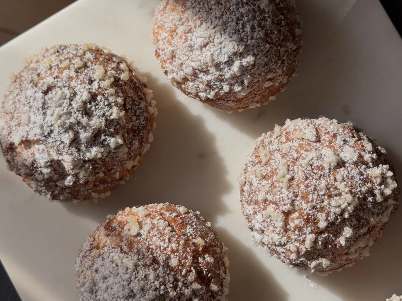 Les chouquettes vanille, caramel miso