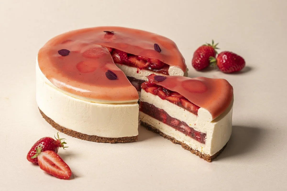 oba-fraise-cheesecake-decoupe-grand-jojo-and-co.jpg