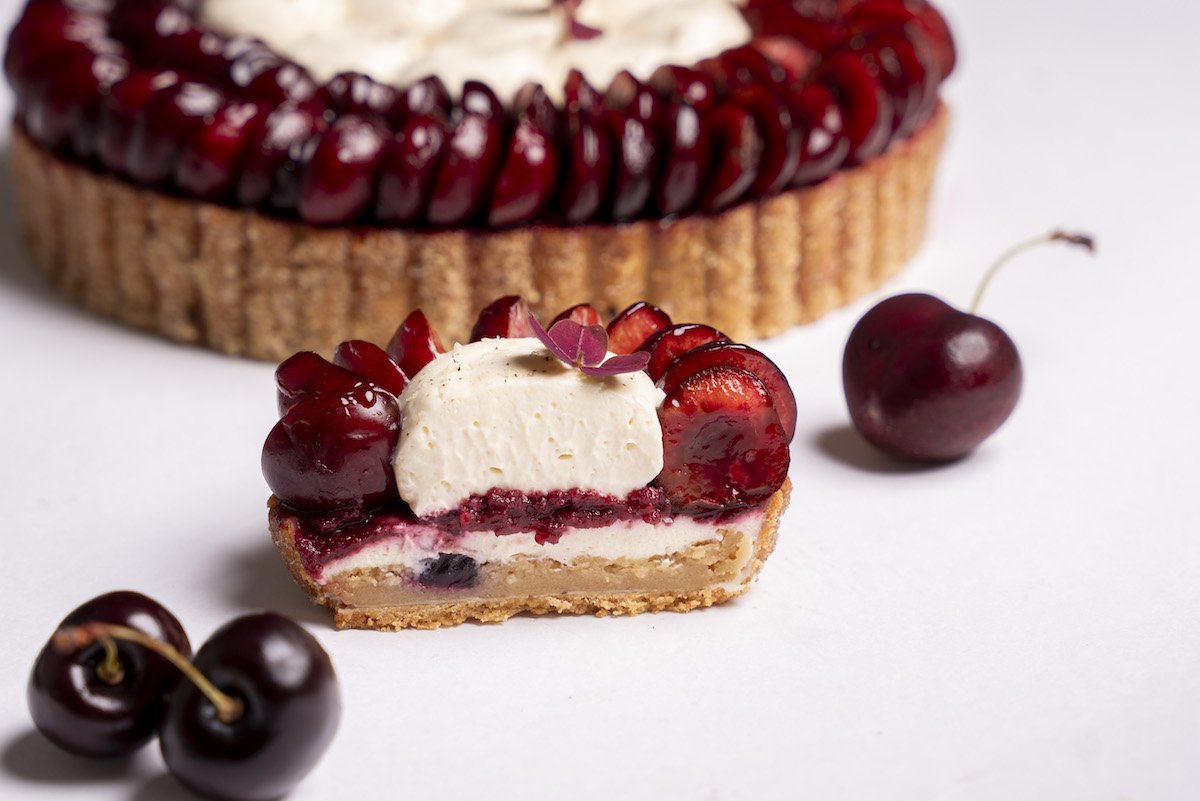 tarte-cherry-moon-individuel-decoupe-jojo-and-co.jpg