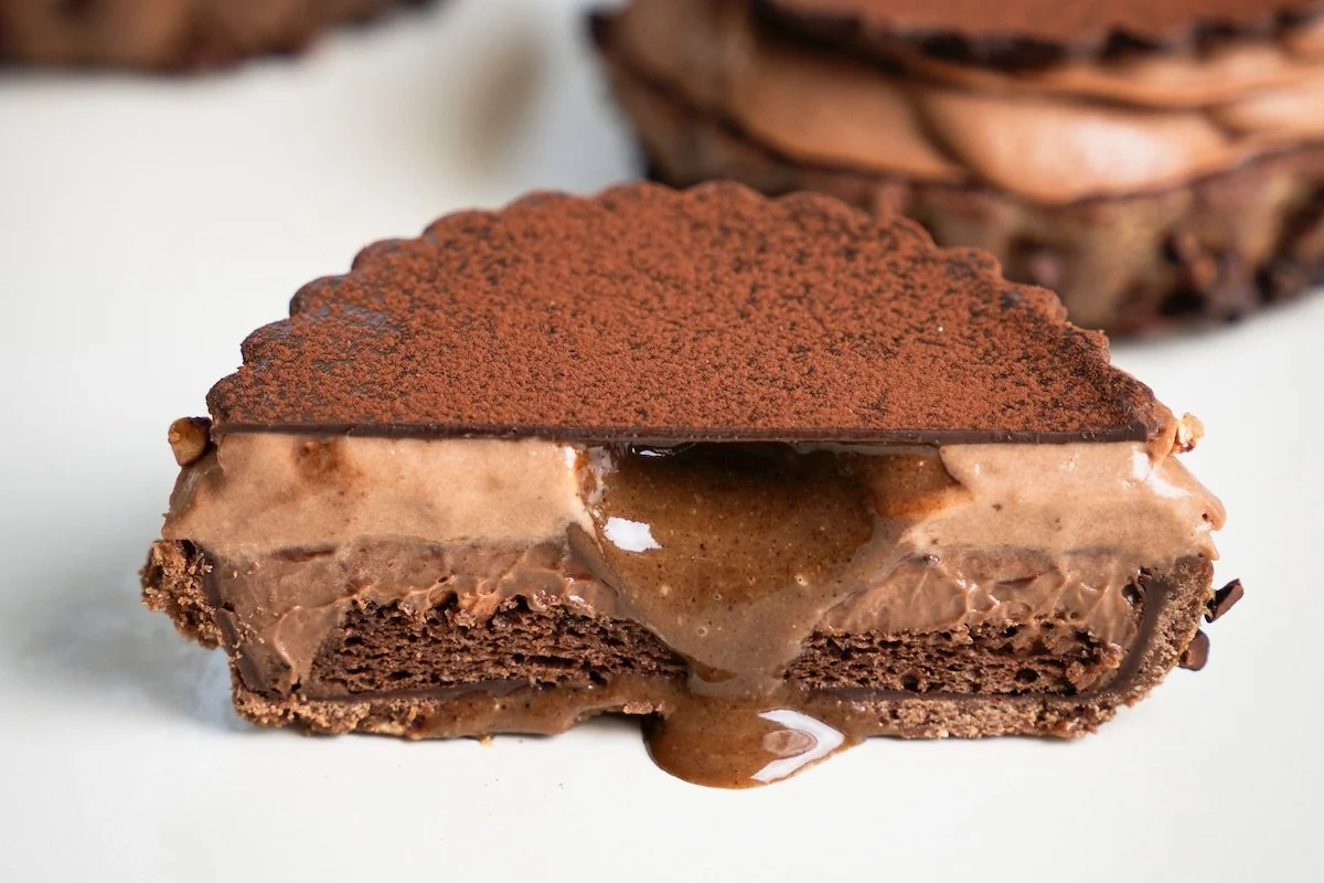 tarte-chocolat-sarrasin-individuel-decoupe-jojo-and-co.jpg
