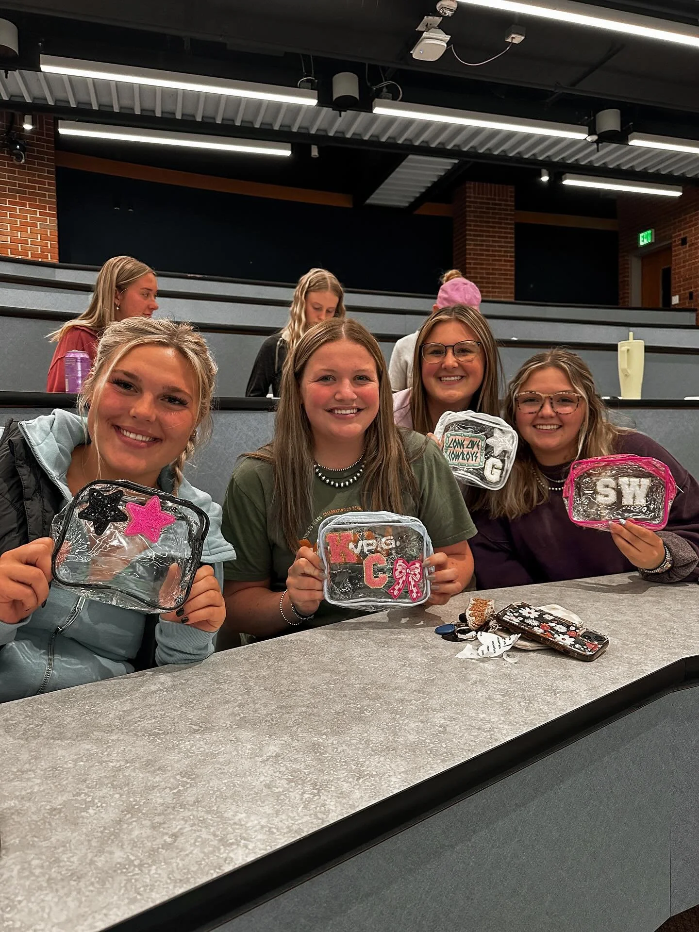 Just a bunch of girls who love adding sparkles to our sisterhood✨🌟🪩 

We had SO much fun decorating makeup bags tonight at our first Sisterhood Chapter of the semester💄💅🏼

Want to join our sisterhood? Recruitment week is just TWO weeks away. Mak